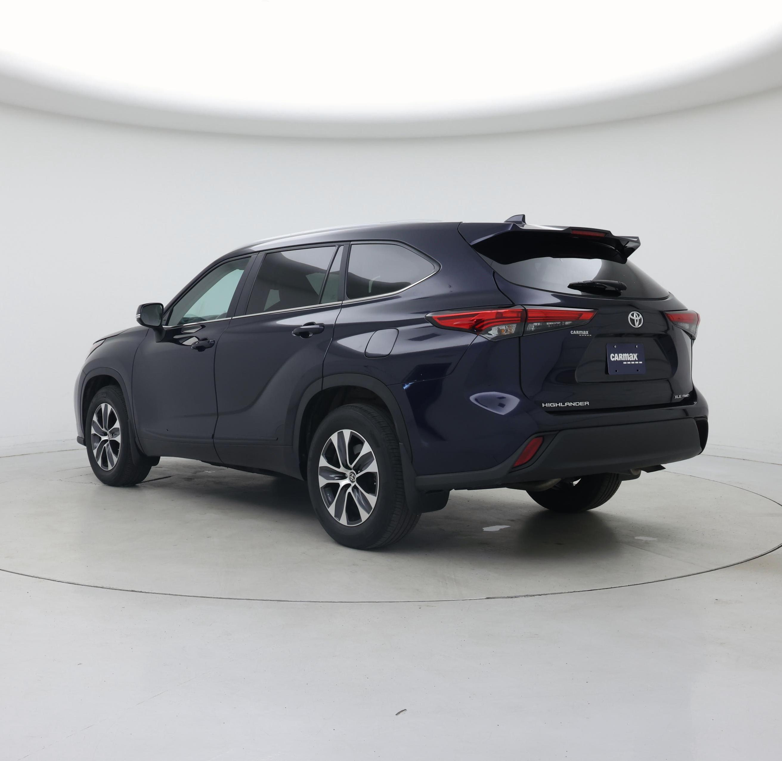 Thumbnail: 2023 Toyota Highlander - 2