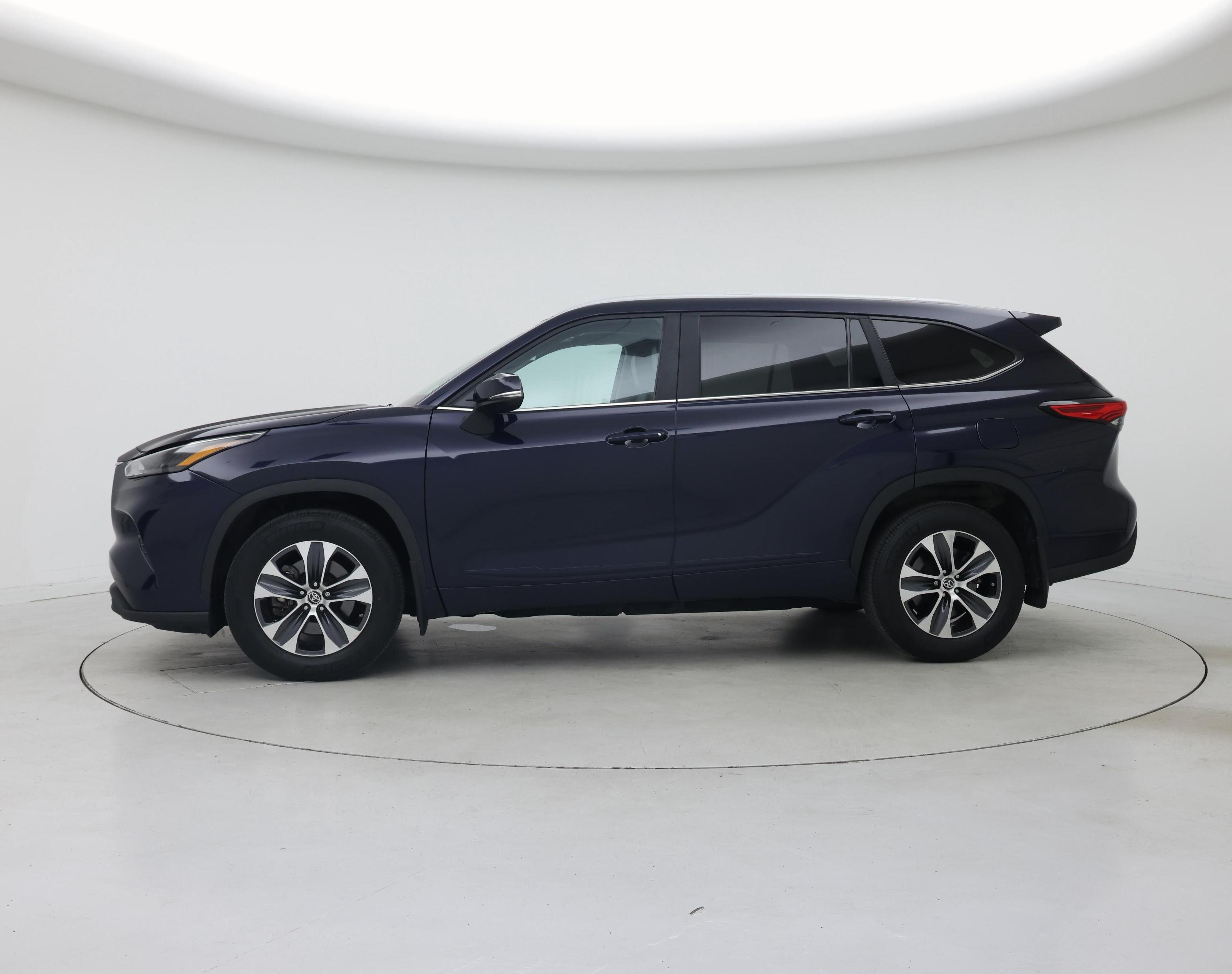 Thumbnail: 2023 Toyota Highlander - 3