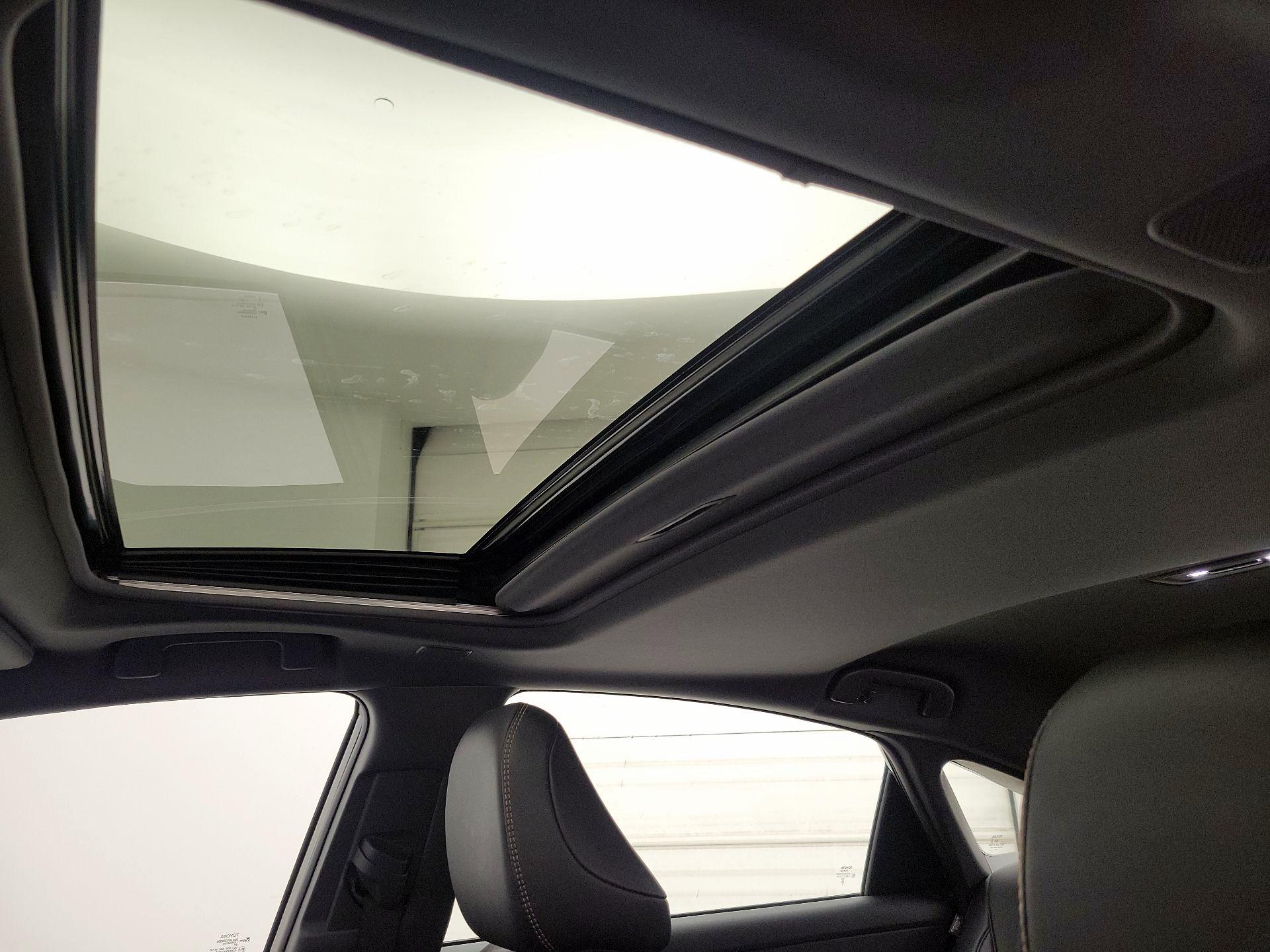 Thumbnail: 2022 Toyota Avalon - 19