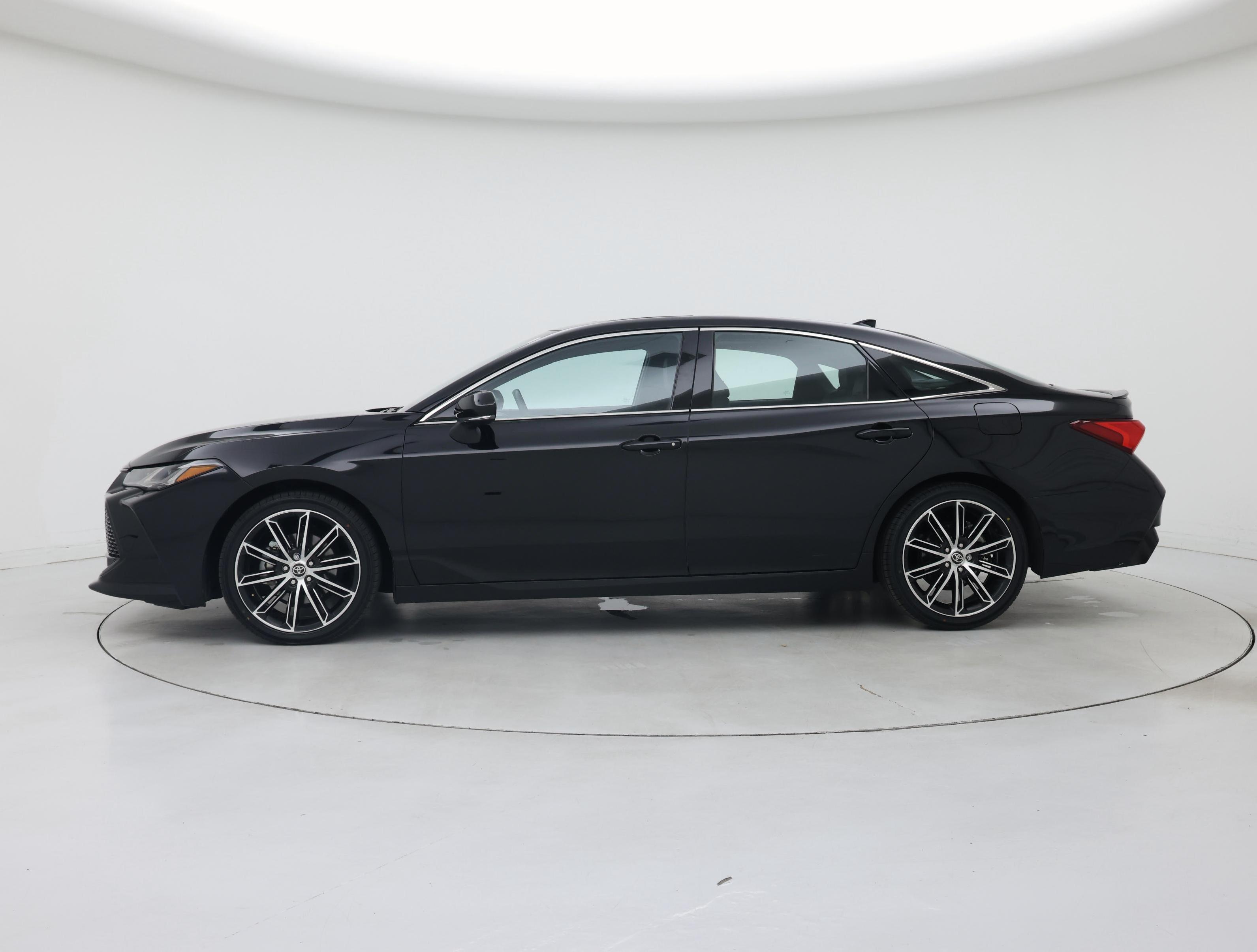 Thumbnail: 2022 Toyota Avalon - 3