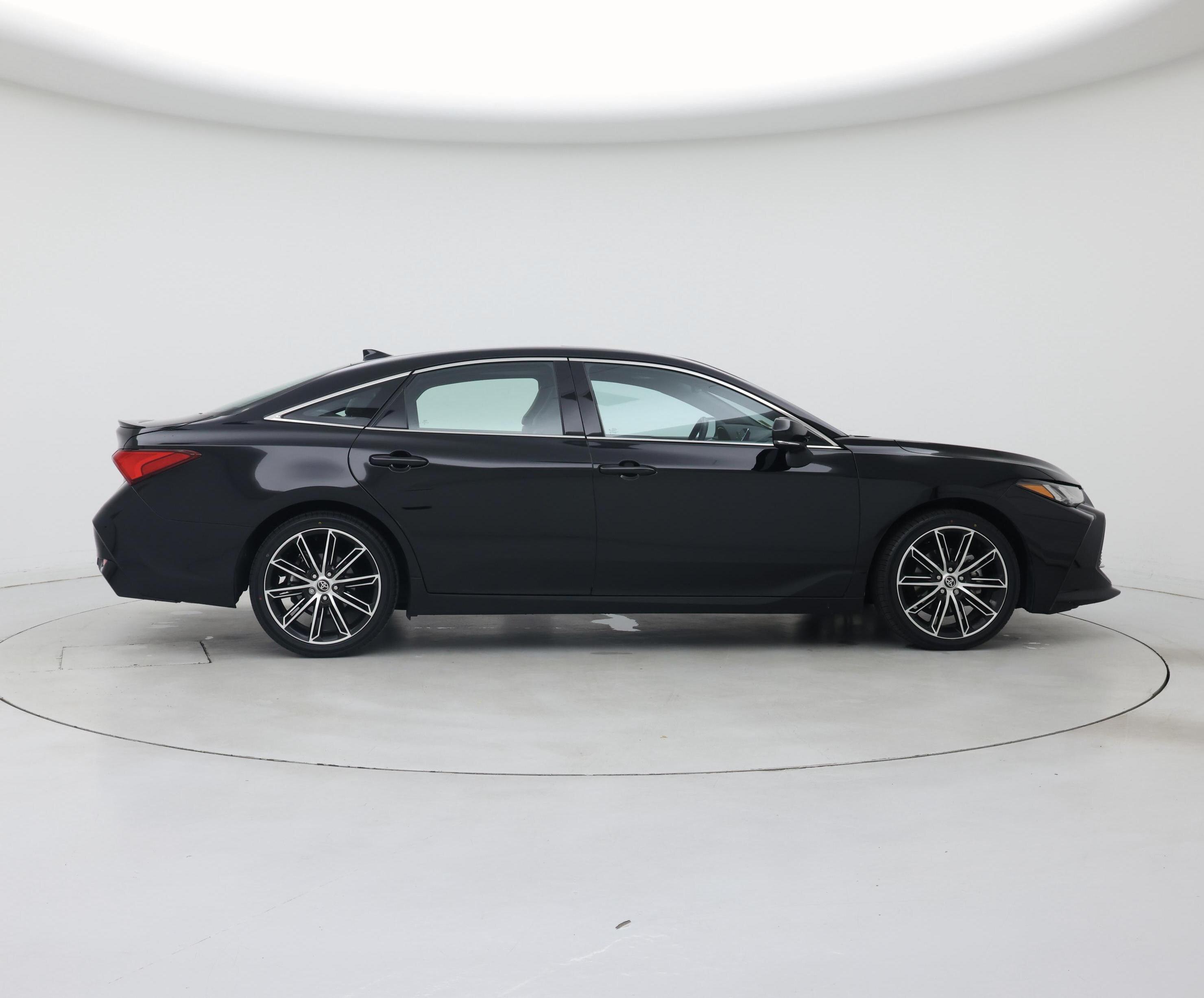 Thumbnail: 2022 Toyota Avalon - 7
