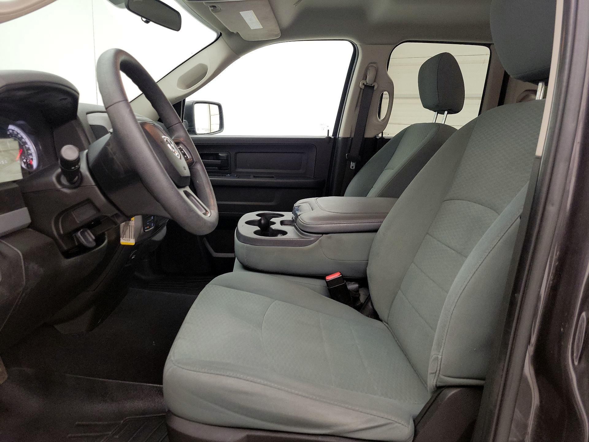Thumbnail: 2019 RAM 1500 Classic - 11