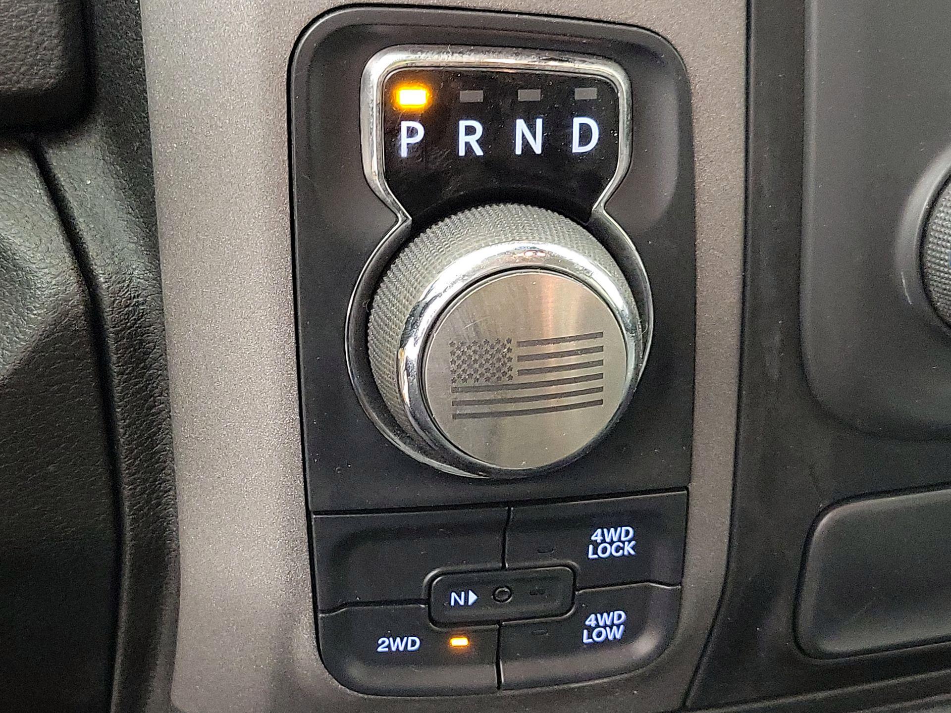 Thumbnail: 2019 RAM 1500 Classic - 17