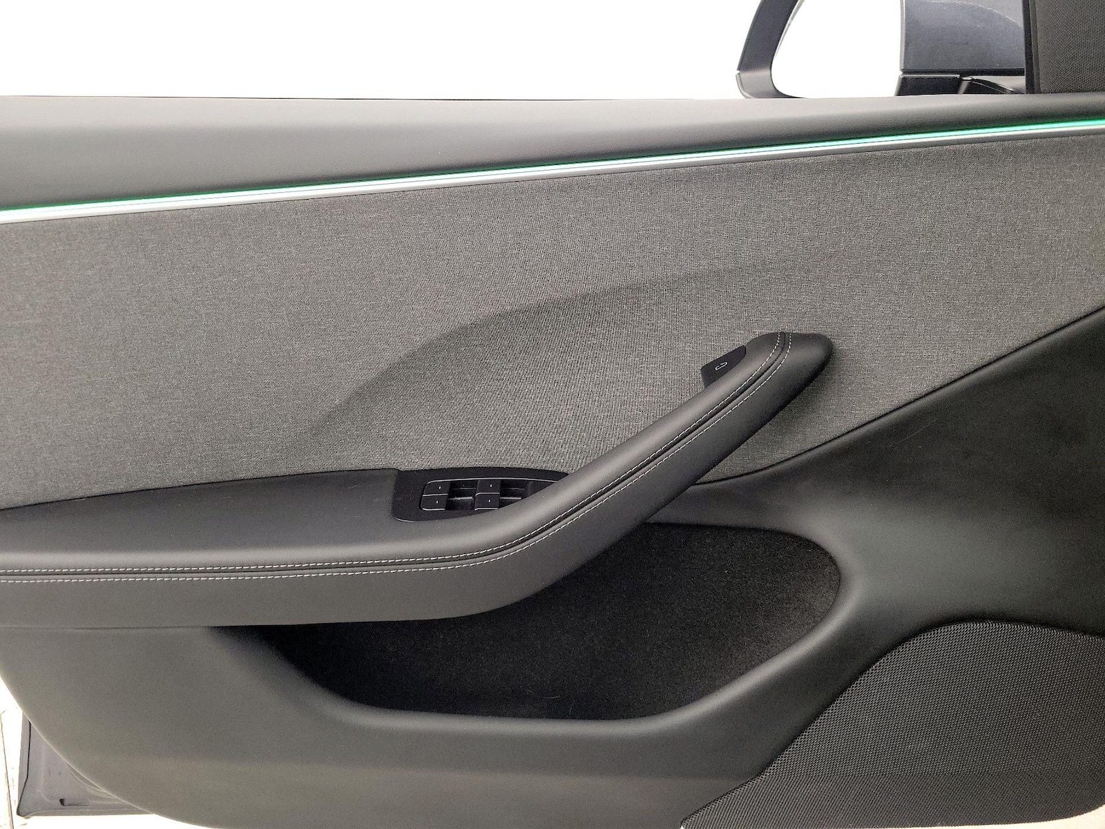 2025 Tesla Model 3 Long Range - Photo 13