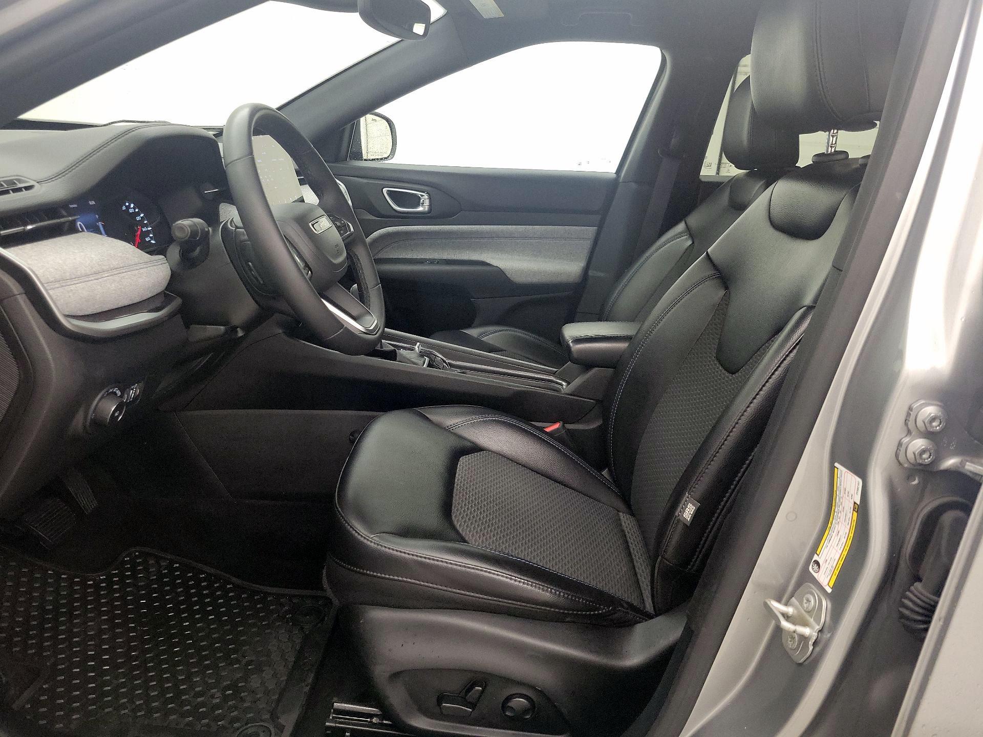 Thumbnail: 2023 Jeep Compass - 11