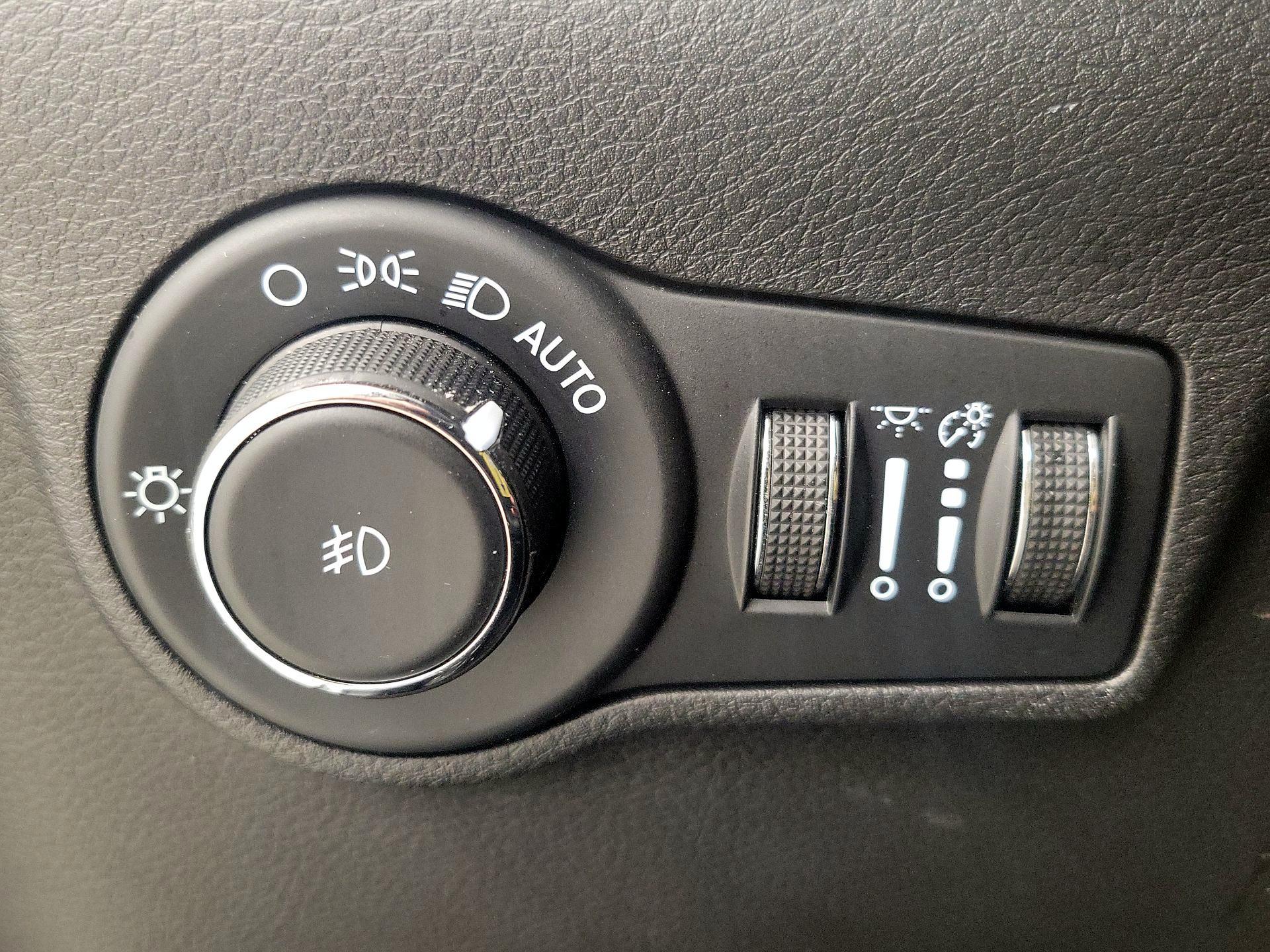 Thumbnail: 2023 Jeep Compass - 13