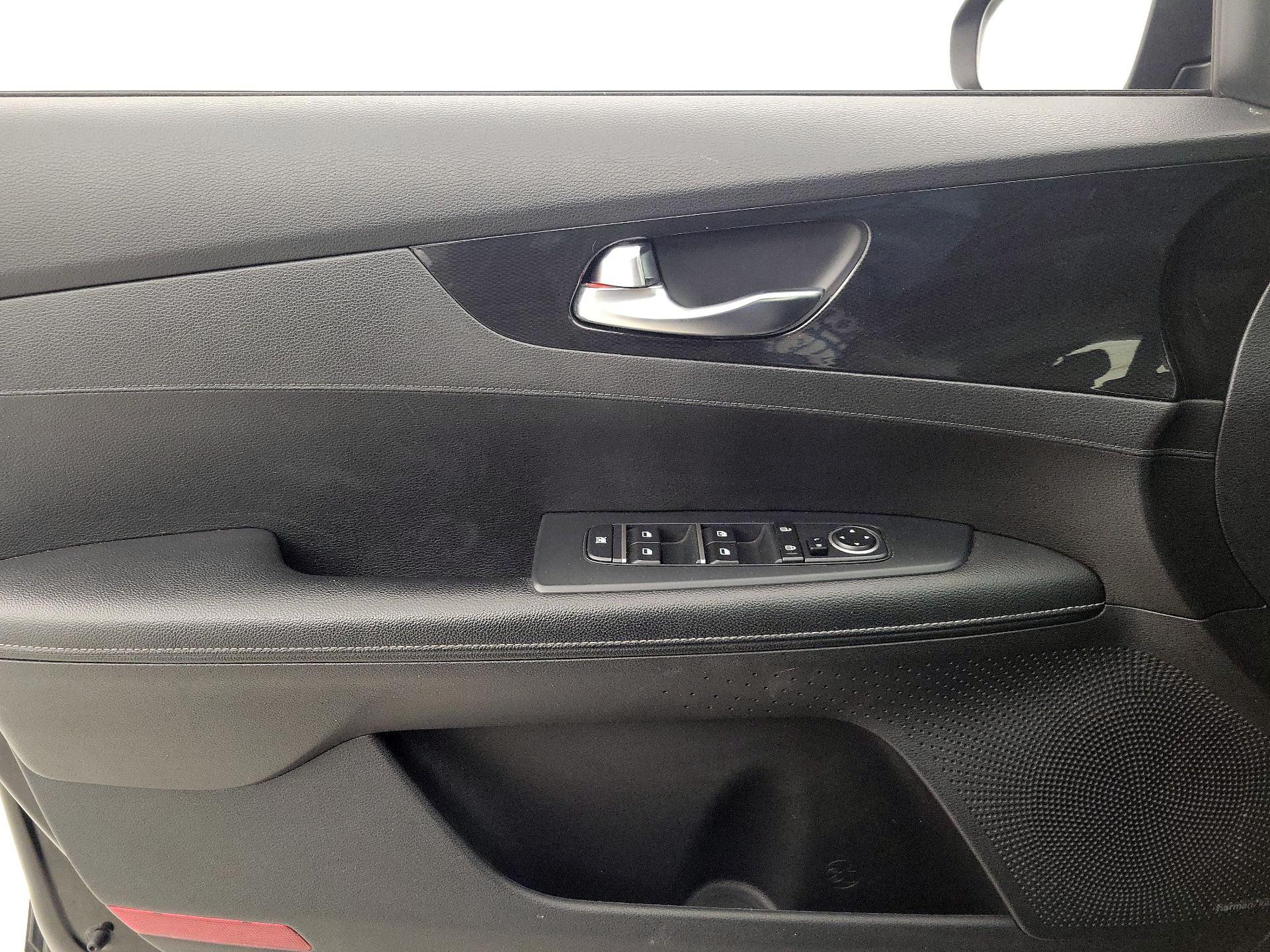 Thumbnail: 2021 Kia Forte - 12