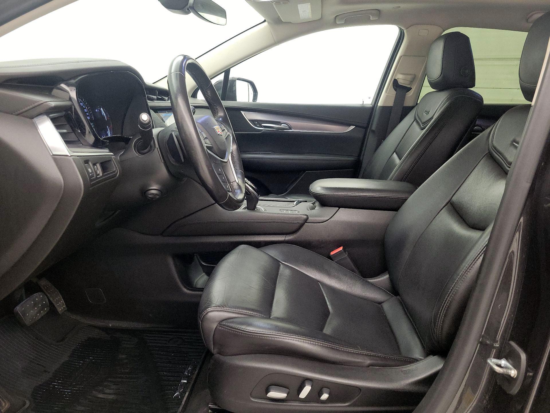 Thumbnail: 2019 Cadillac XT5 - 11