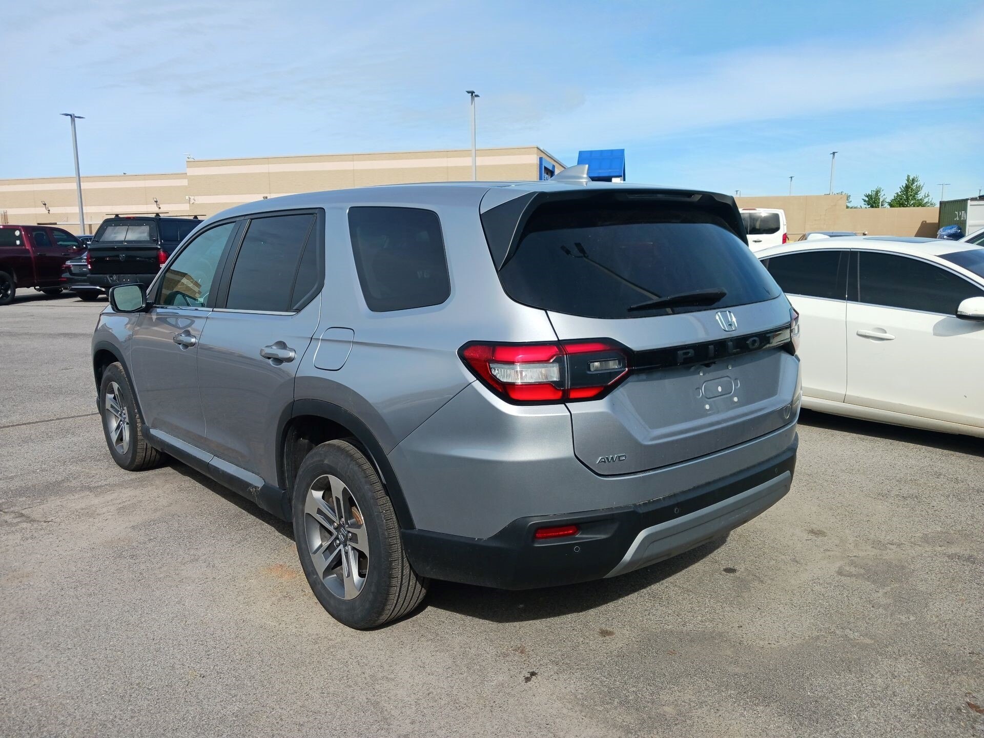 Thumbnail: 2023 Honda Pilot - 4