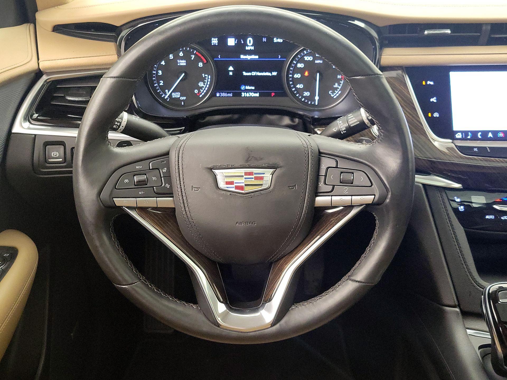 Thumbnail: 2023 Cadillac XT6 - 10