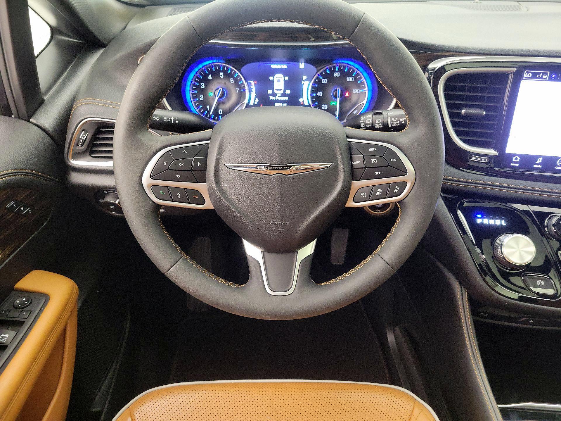 Thumbnail: 2022 Chrysler Pacifica - 10