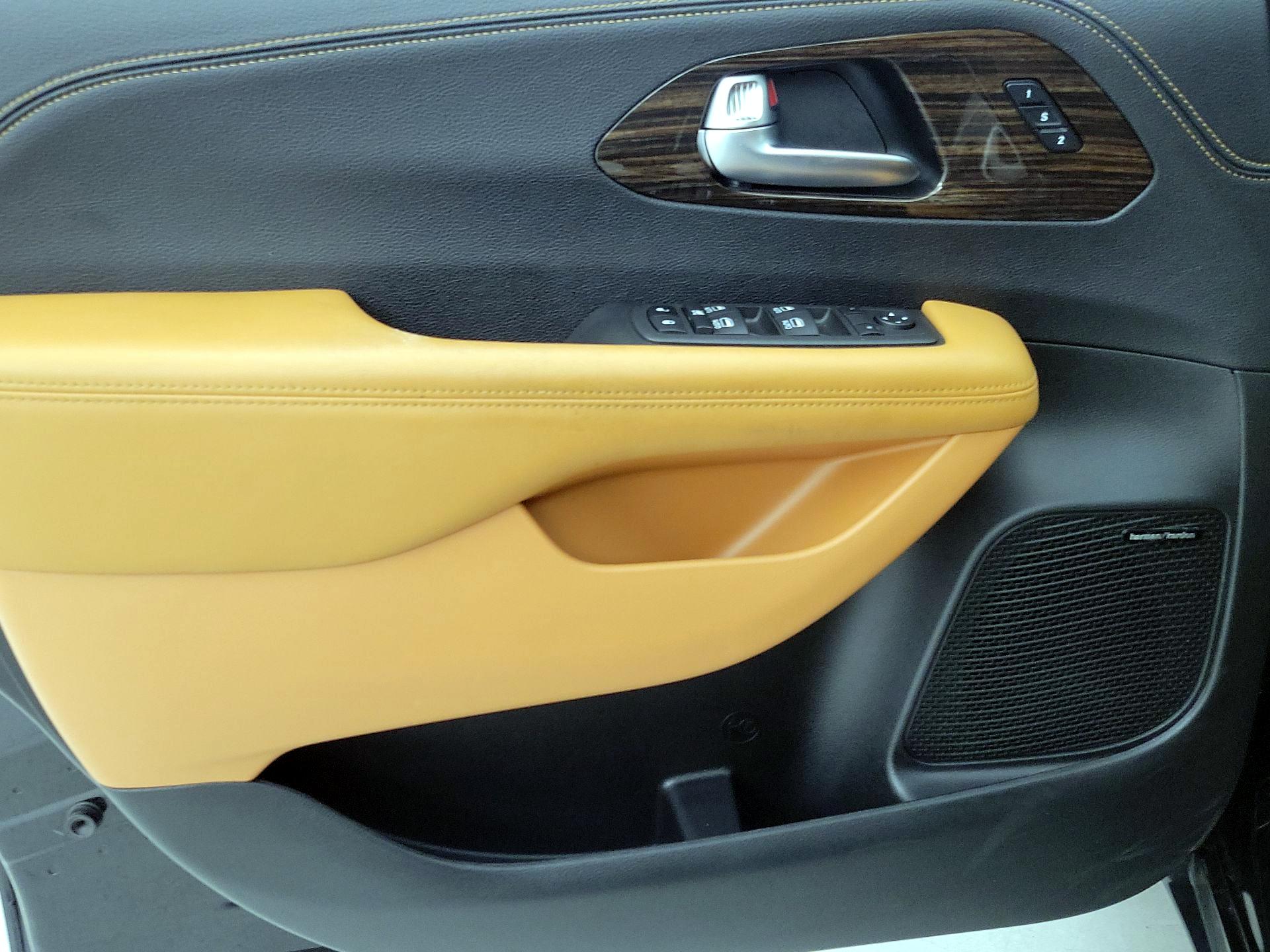 Thumbnail: 2022 Chrysler Pacifica - 12