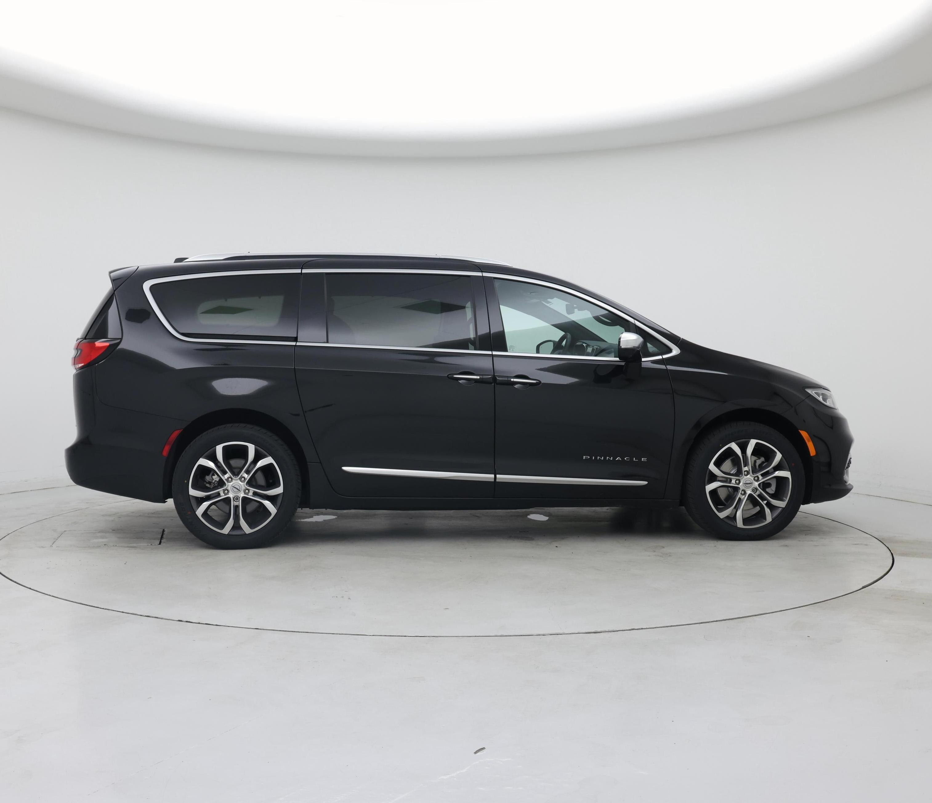 Thumbnail: 2022 Chrysler Pacifica - 7
