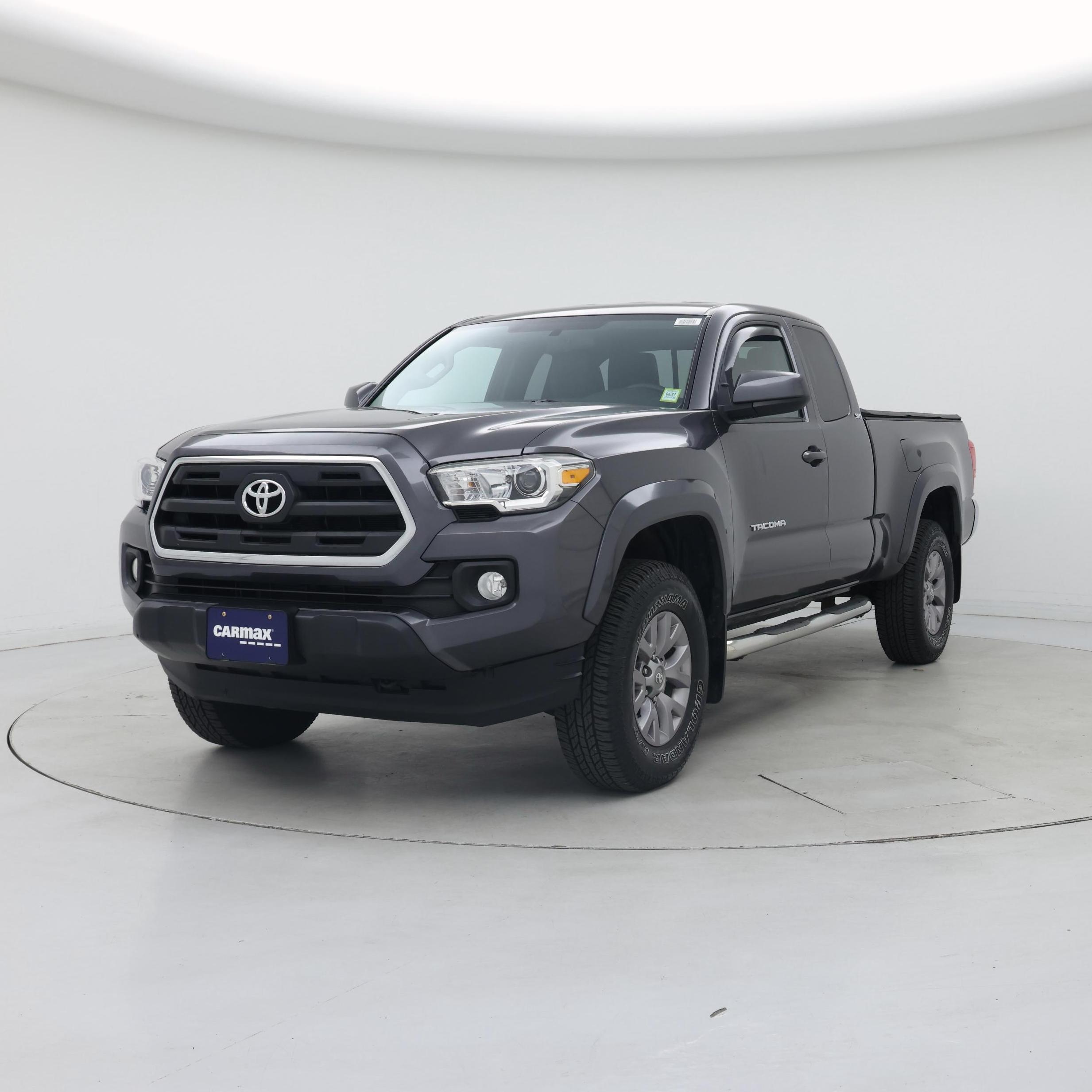 Thumbnail: 2016 Toyota Tacoma - 4