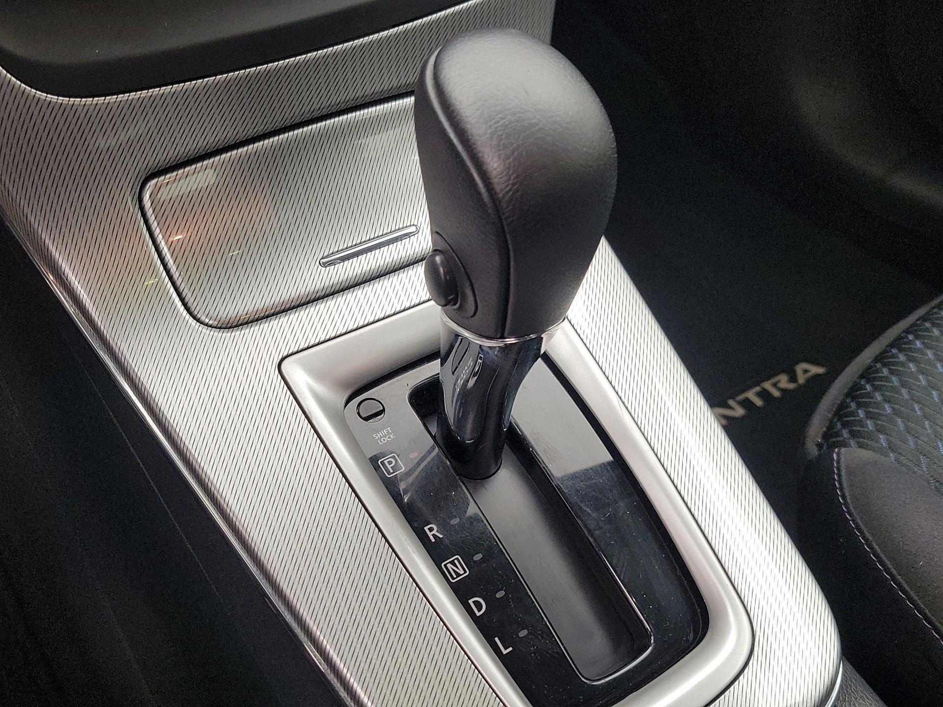 Thumbnail: 2015 Nissan Sentra - 17