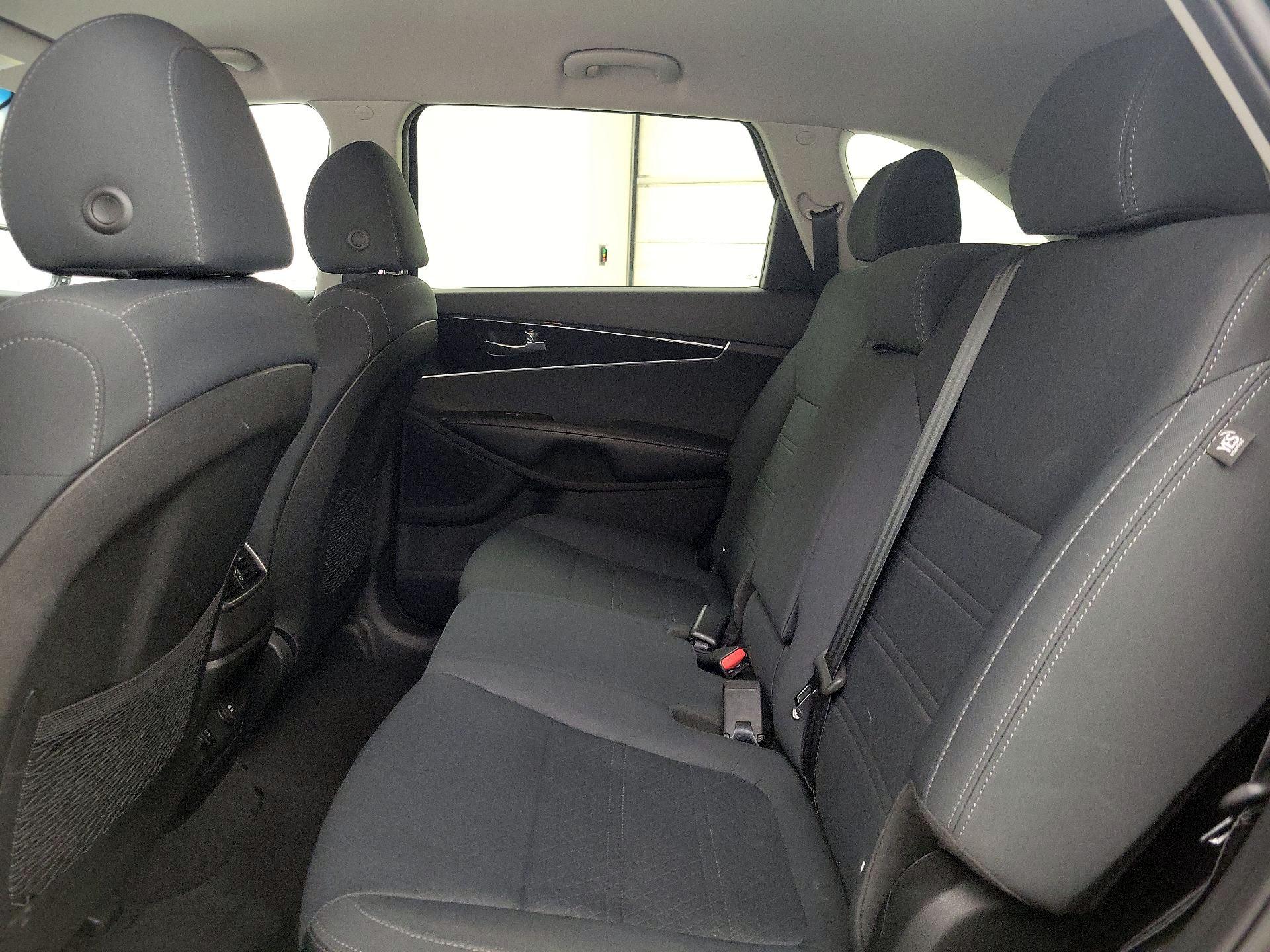 Thumbnail: 2019 Kia Sorento - 19