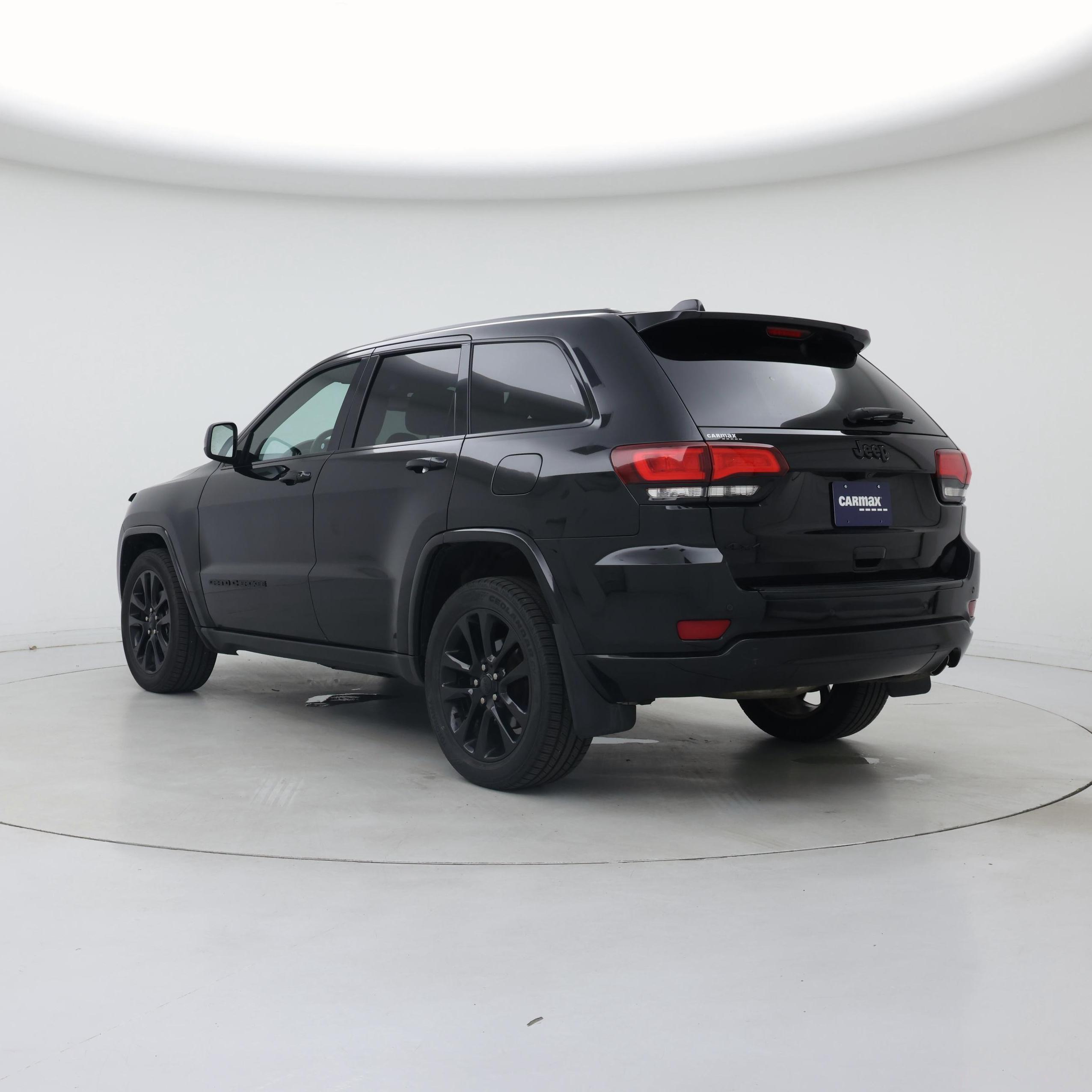 Thumbnail: 2017 Jeep Grand Cherokee - 2