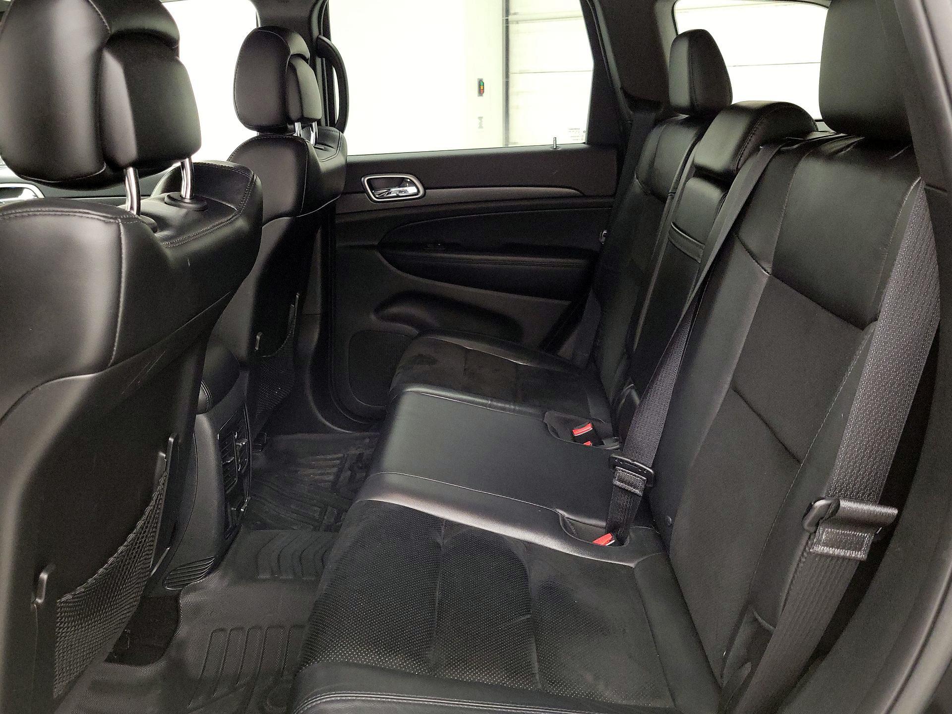 Thumbnail: 2017 Jeep Grand Cherokee - 19