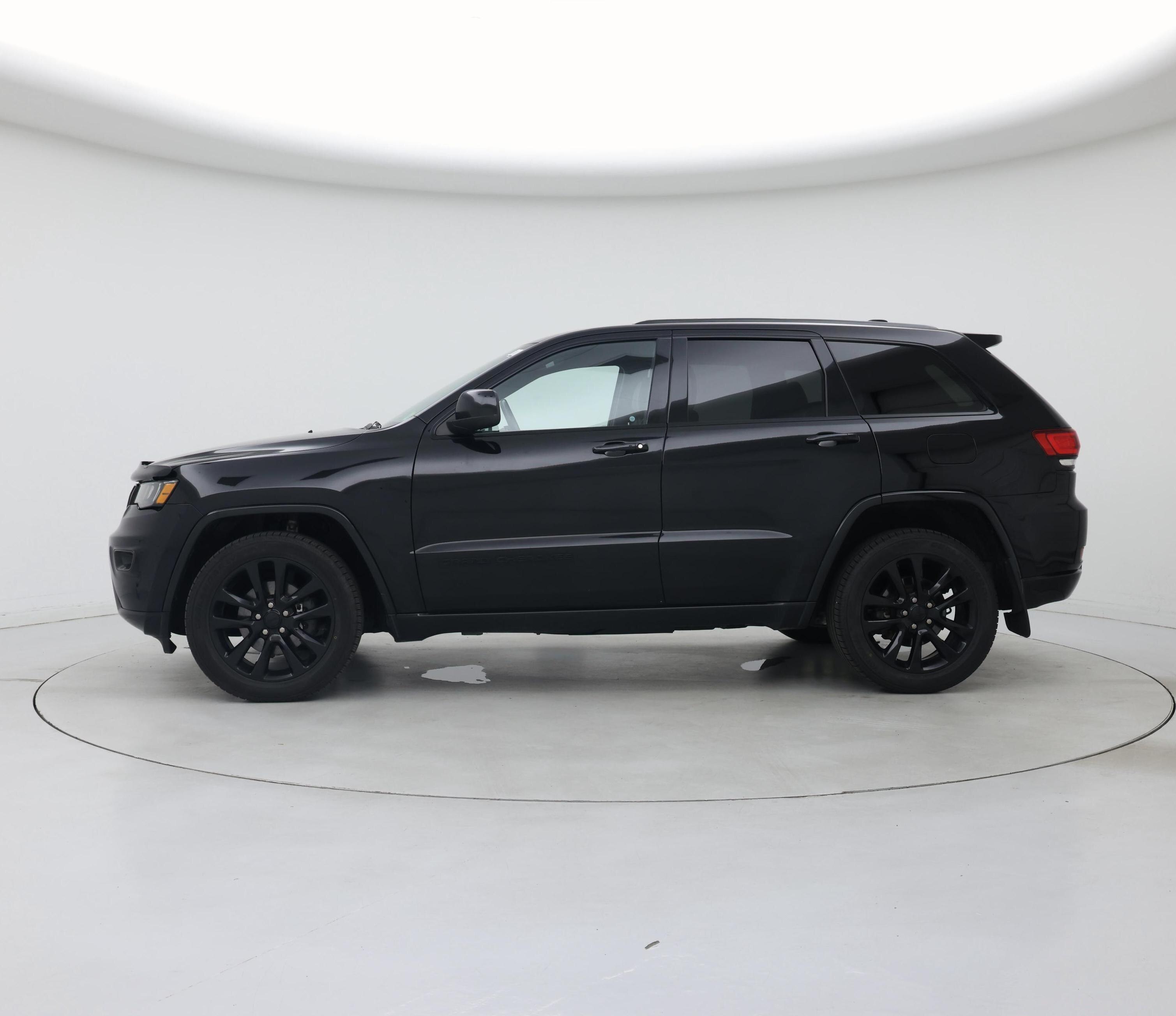 Thumbnail: 2017 Jeep Grand Cherokee - 3