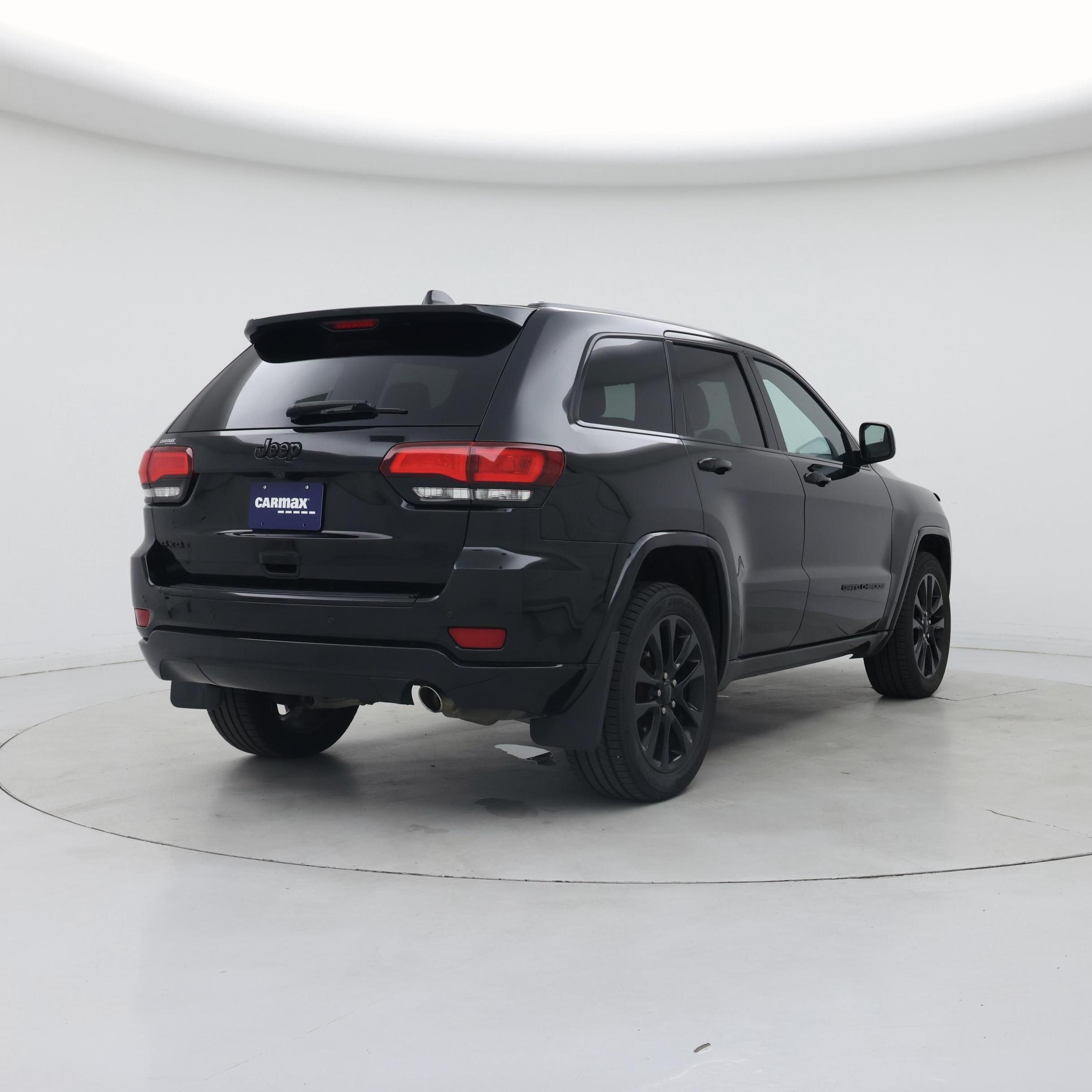 Thumbnail: 2017 Jeep Grand Cherokee - 8