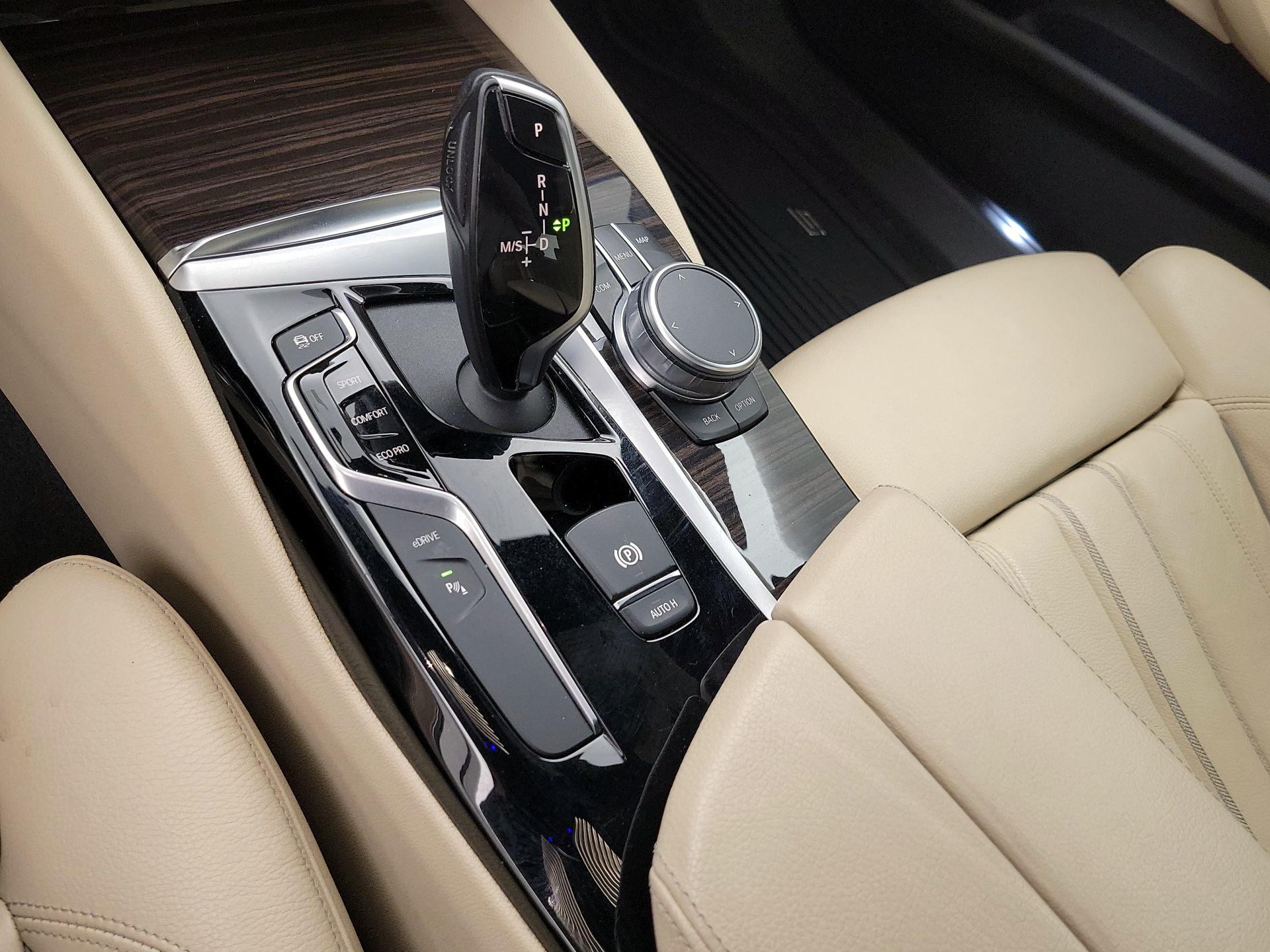 Thumbnail: 2020 BMW 5 Series - 18