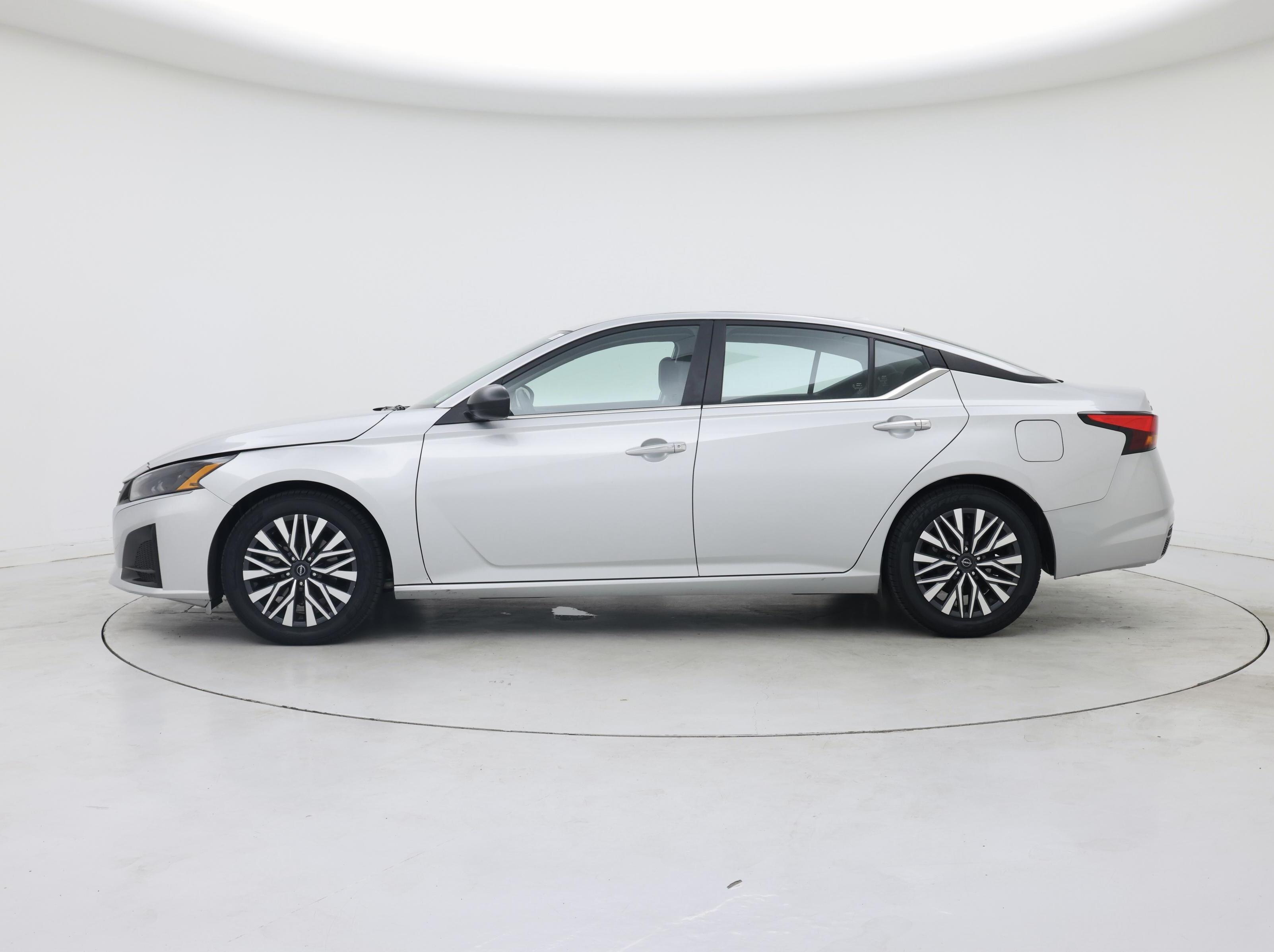 Thumbnail: 2024 Nissan Altima - 3