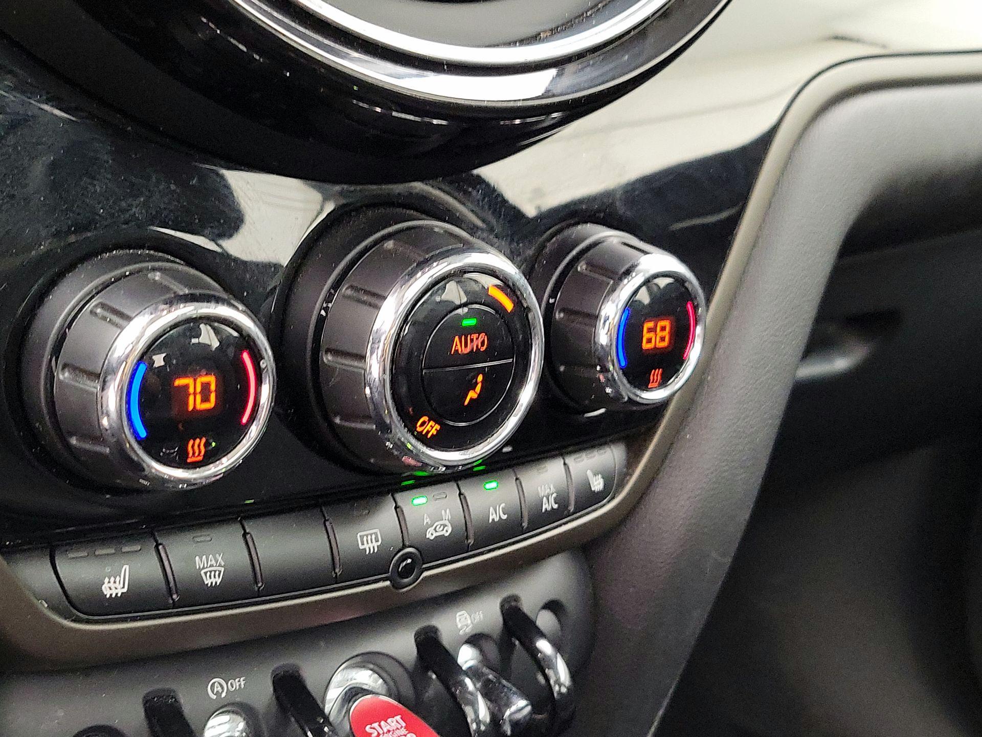 Thumbnail: 2019 MINI Cooper Countryman - 16