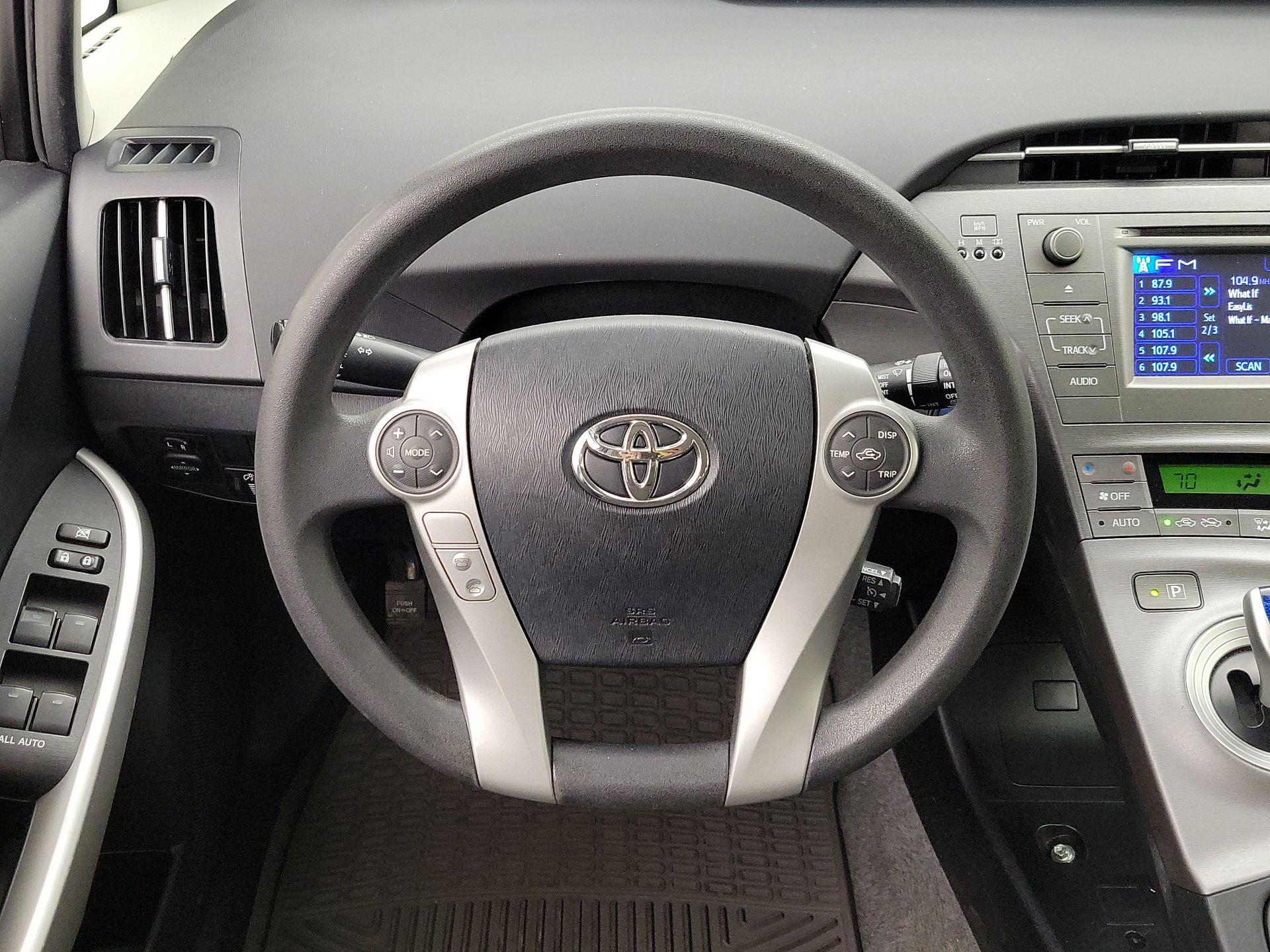Thumbnail: 2015 Toyota Prius - 10