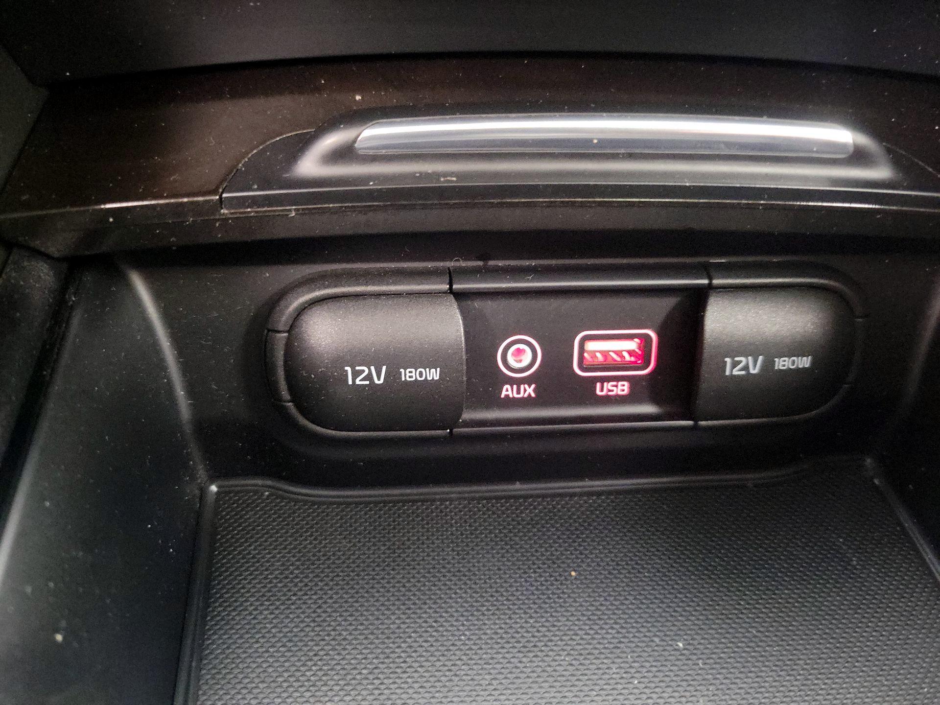 Thumbnail: 2016 Kia Optima - 19