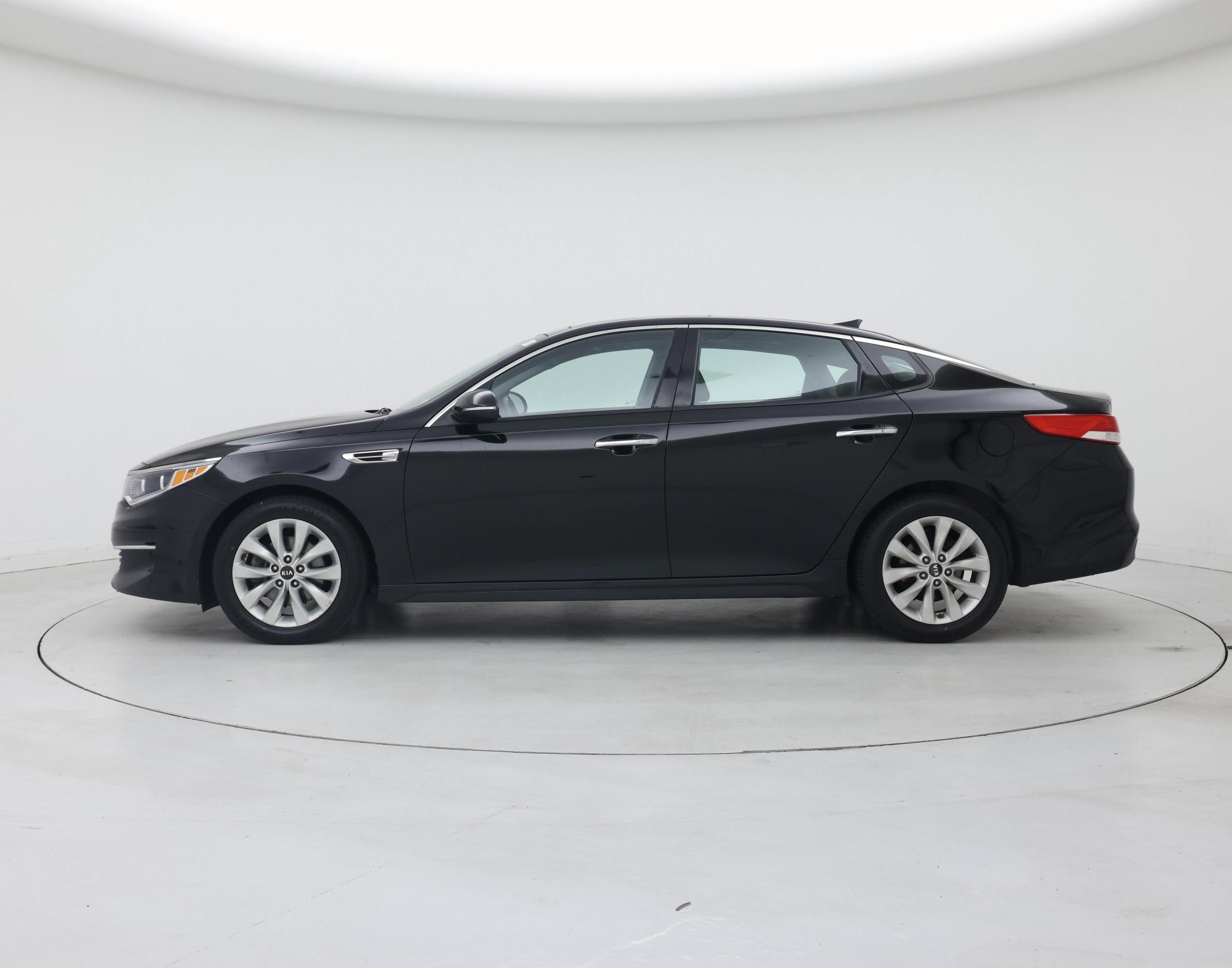 Thumbnail: 2016 Kia Optima - 3