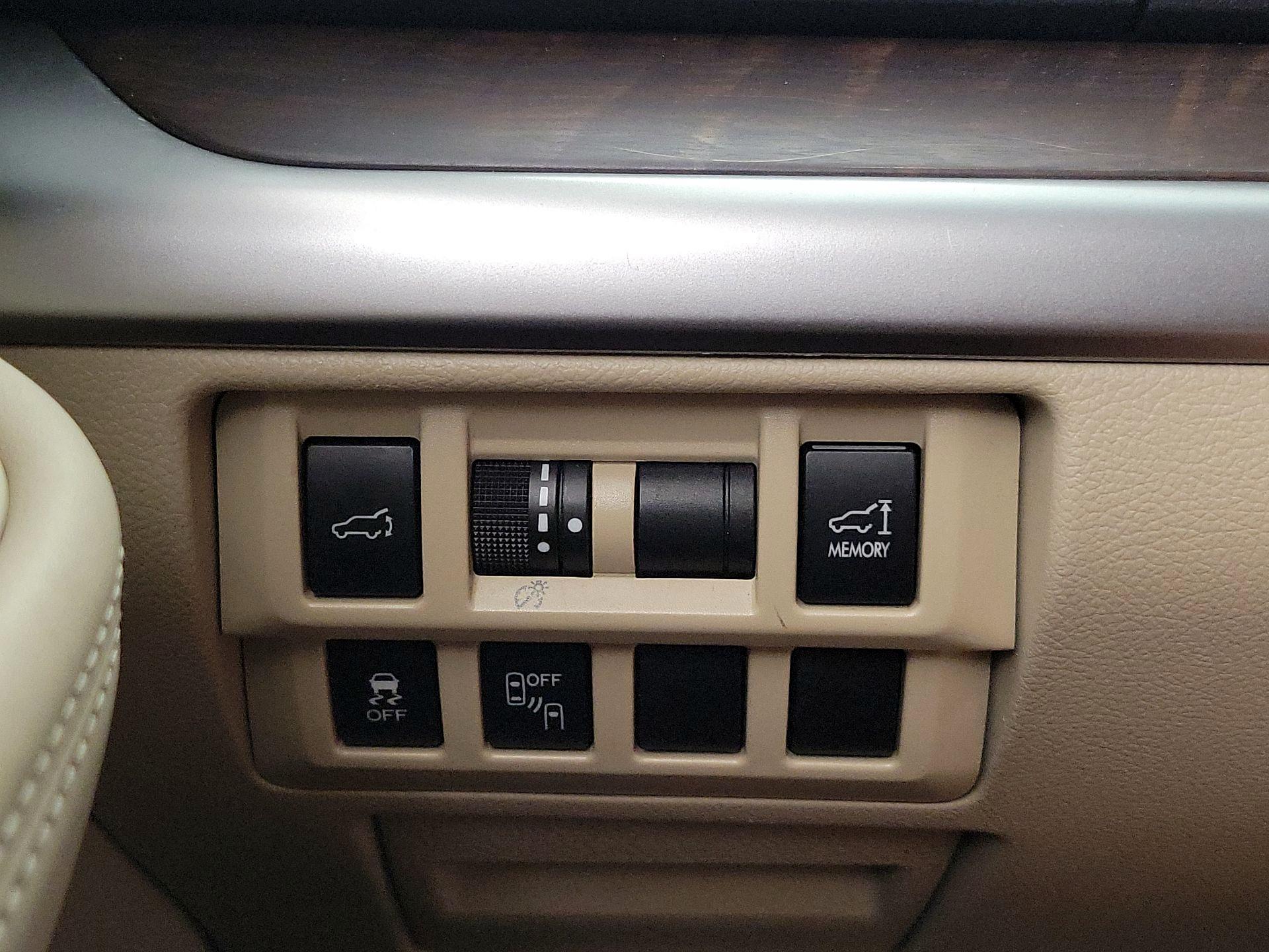 Thumbnail: 2016 Subaru Outback - 13