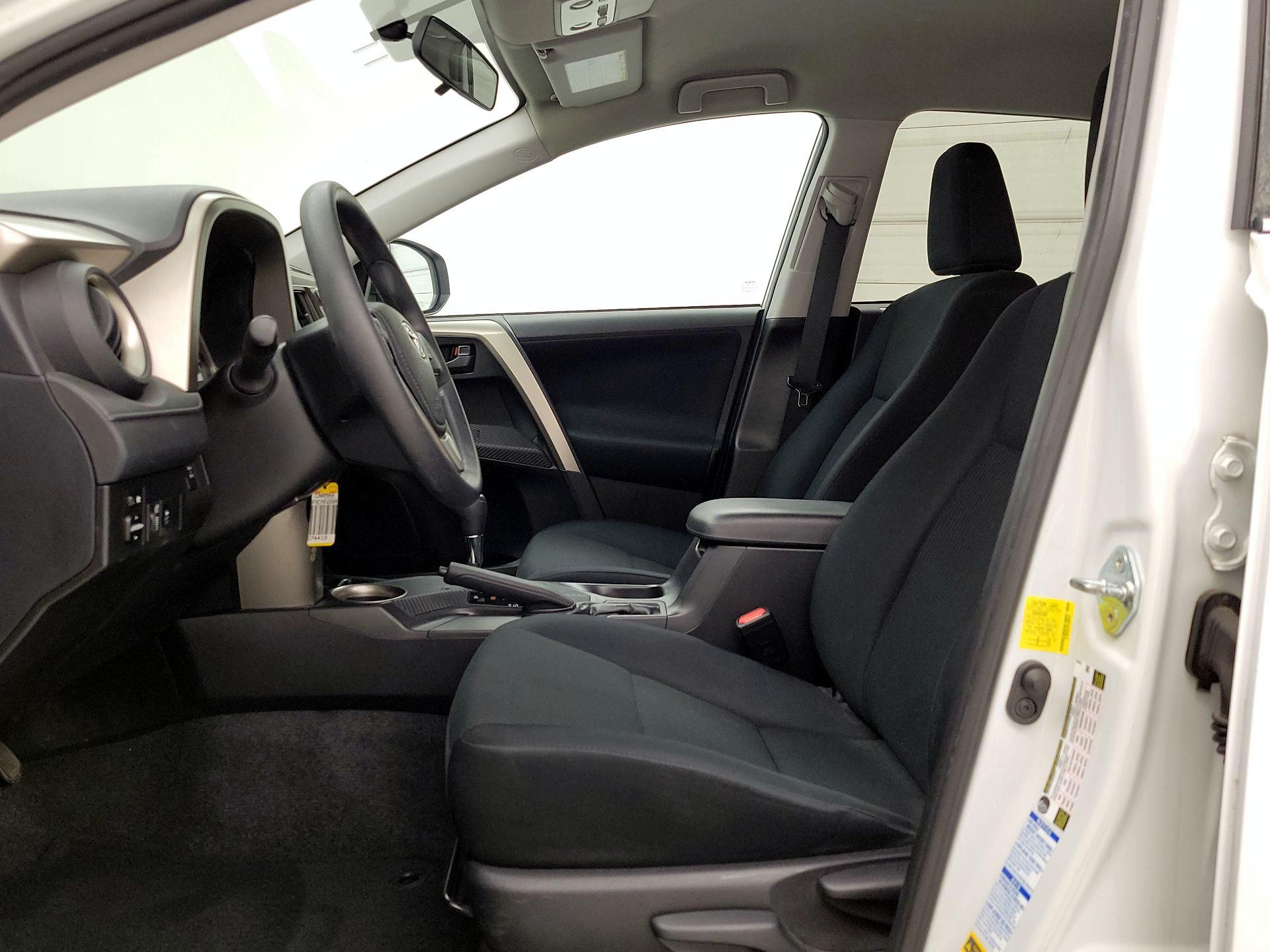 Thumbnail: 2015 Toyota RAV4 - 11