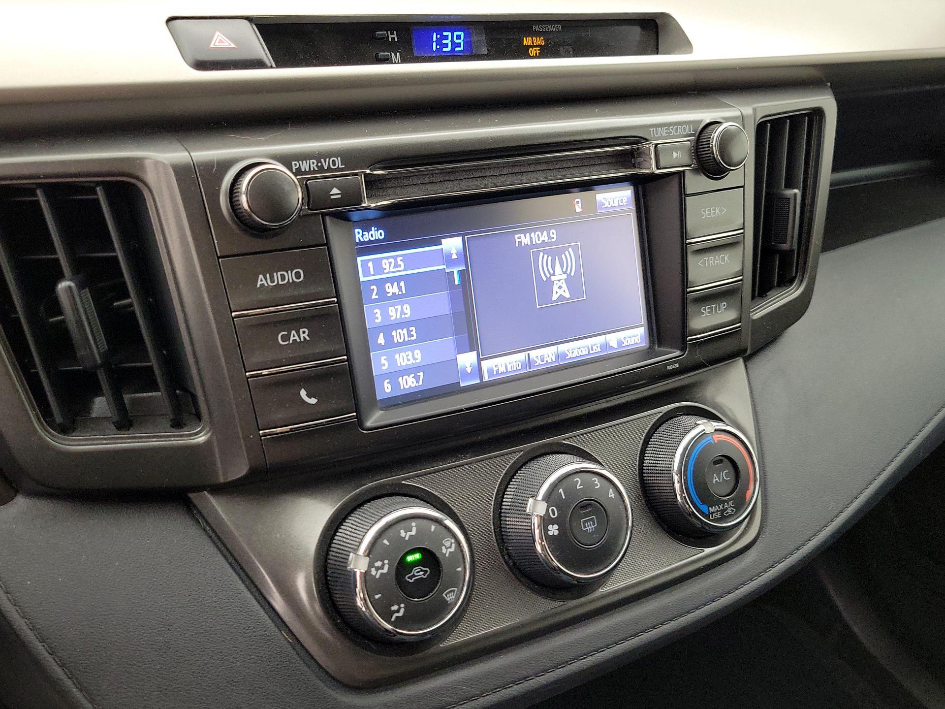 Thumbnail: 2015 Toyota RAV4 - 16