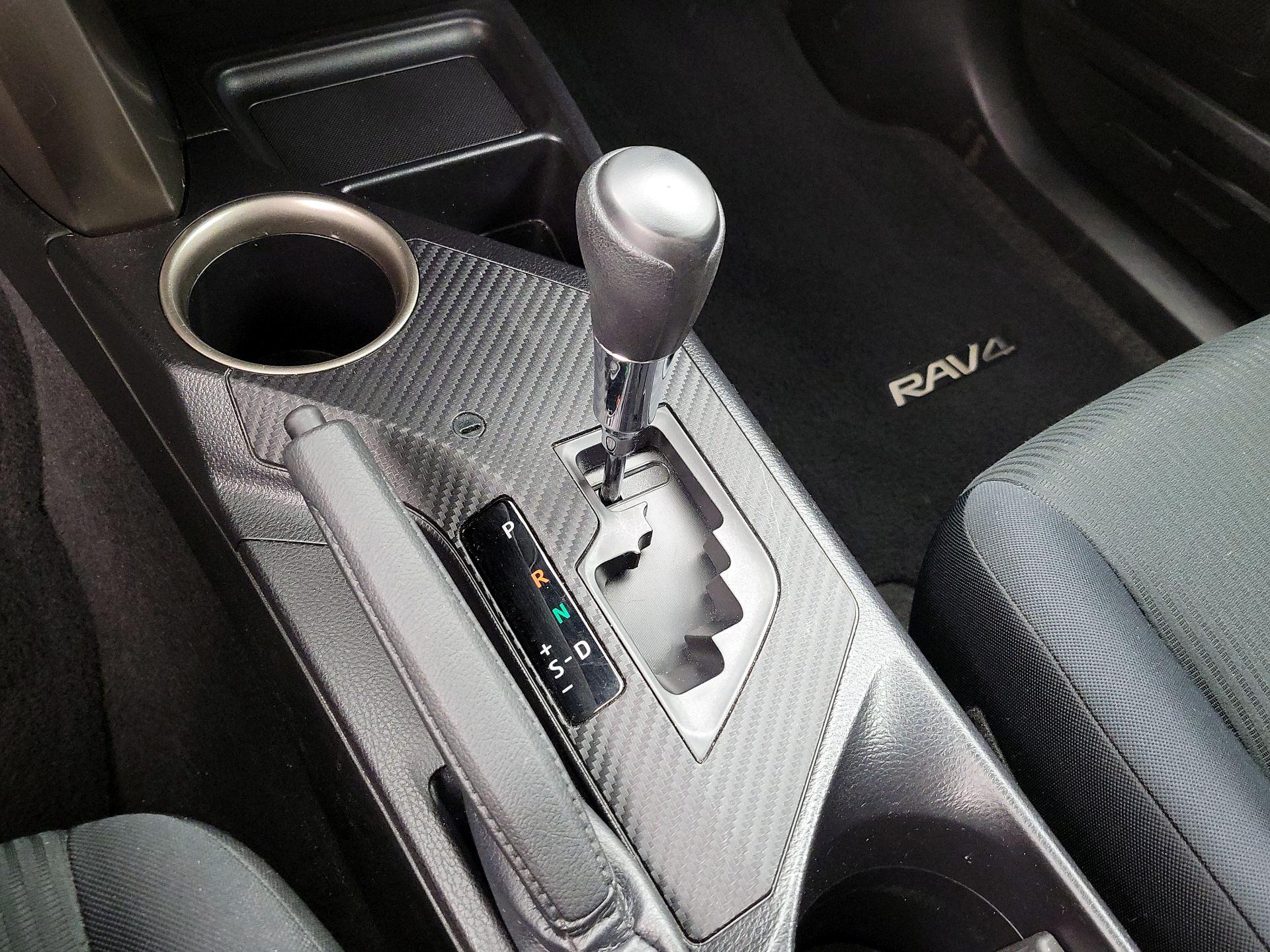 Thumbnail: 2015 Toyota RAV4 - 17