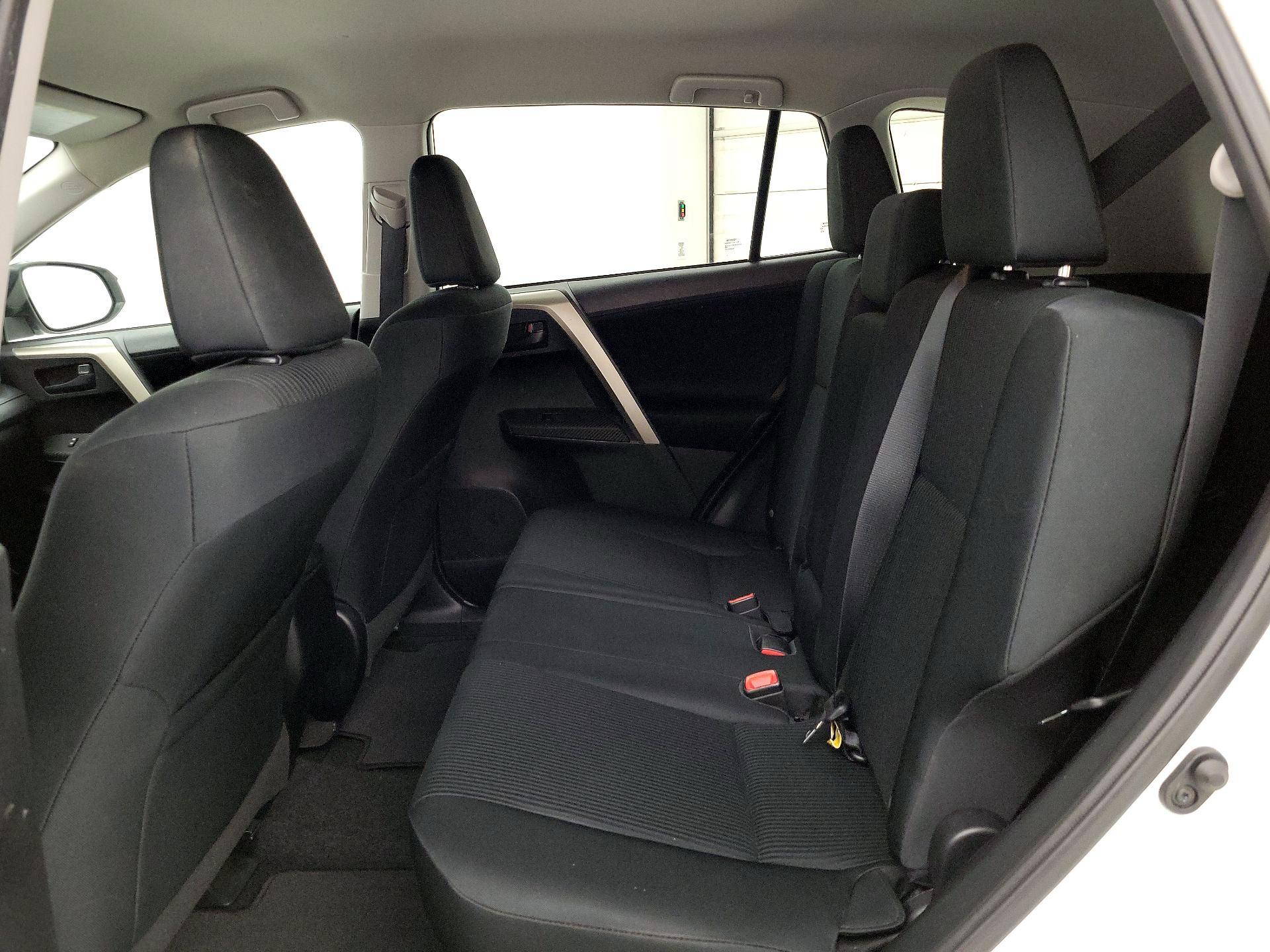 Thumbnail: 2015 Toyota RAV4 - 19