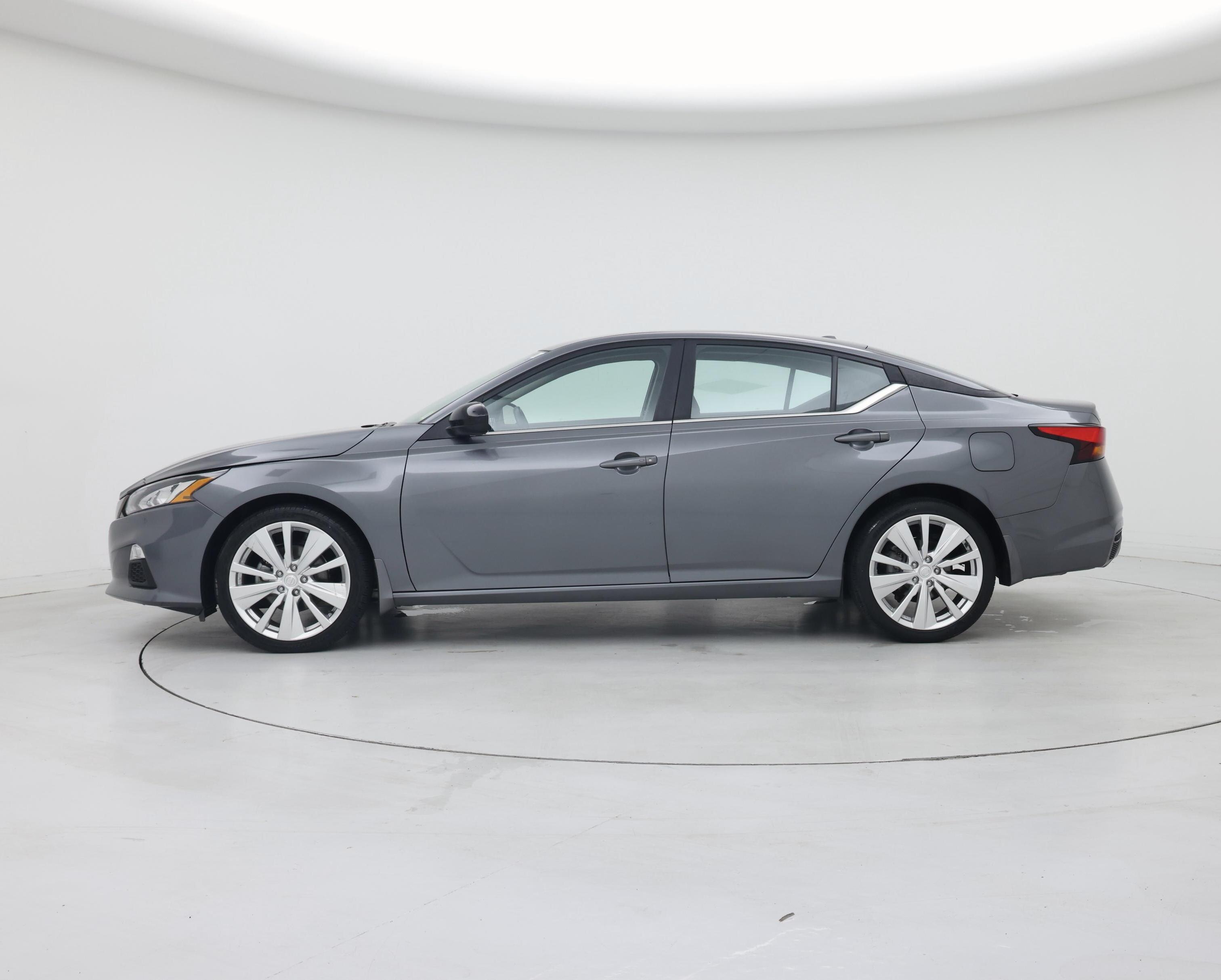 Thumbnail: 2022 Nissan Altima - 3