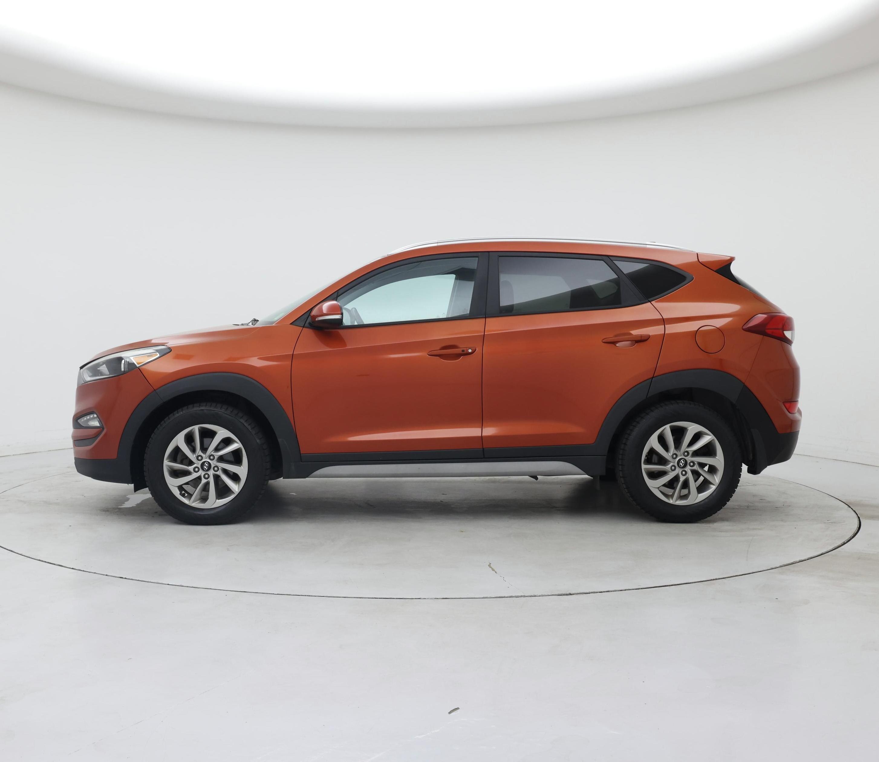 Thumbnail: 2017 Hyundai Tucson - 3