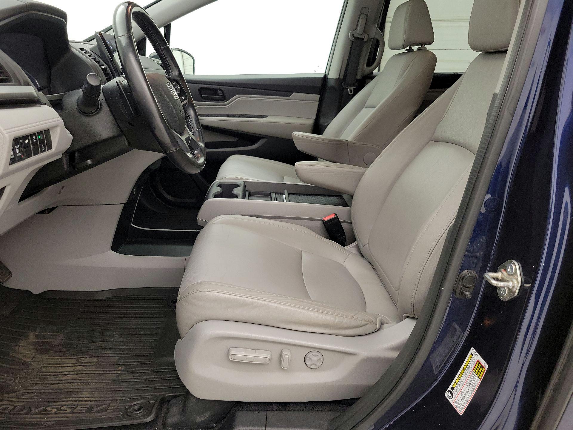 Thumbnail: 2018 Honda Odyssey - 11