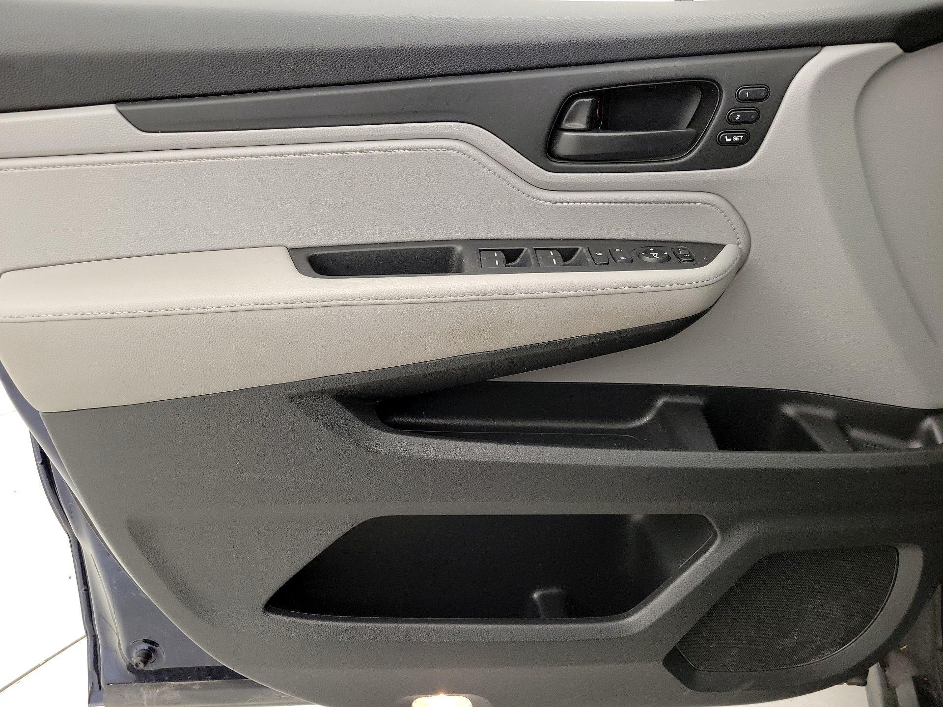 Thumbnail: 2018 Honda Odyssey - 12