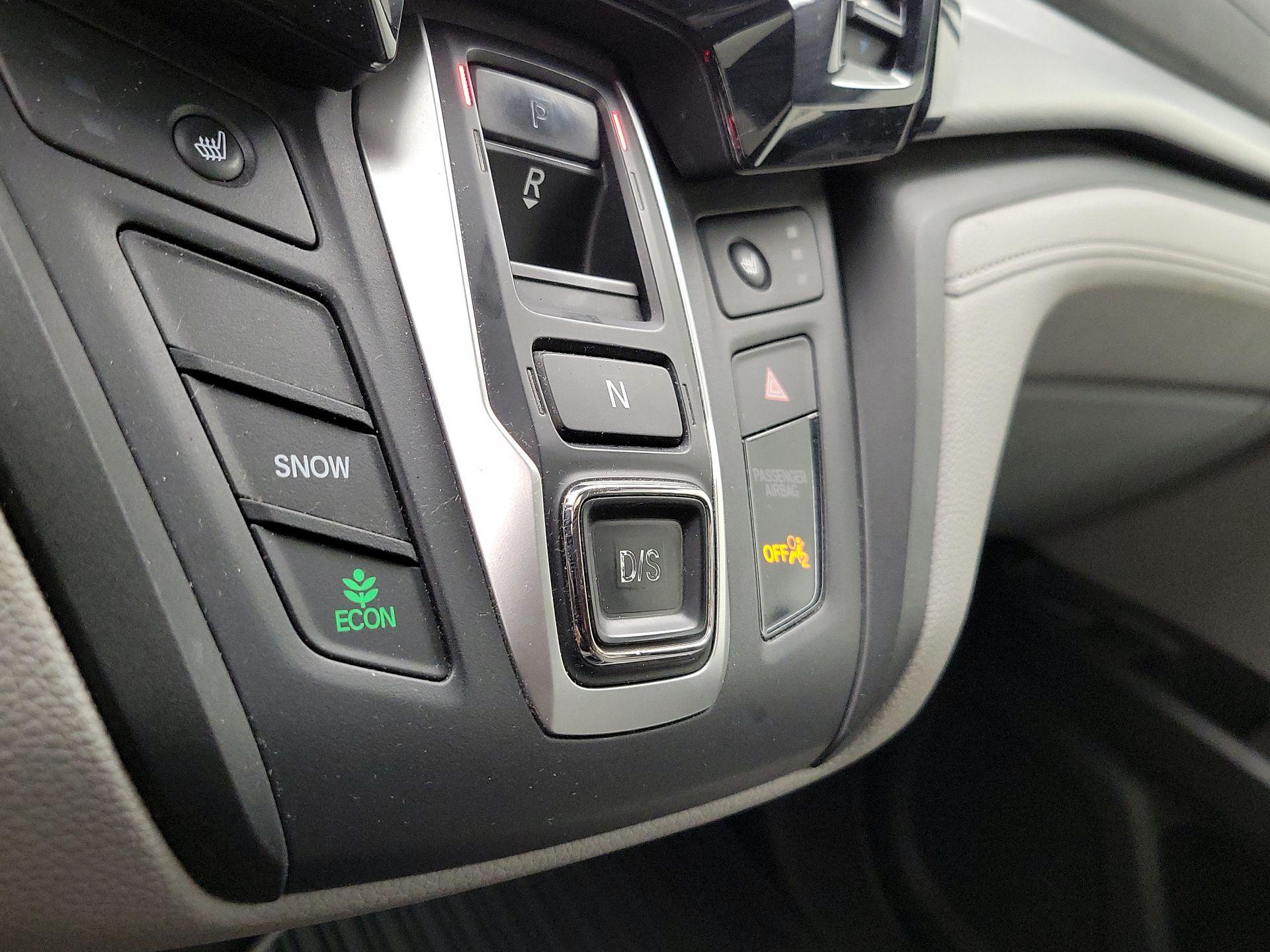 Thumbnail: 2018 Honda Odyssey - 17