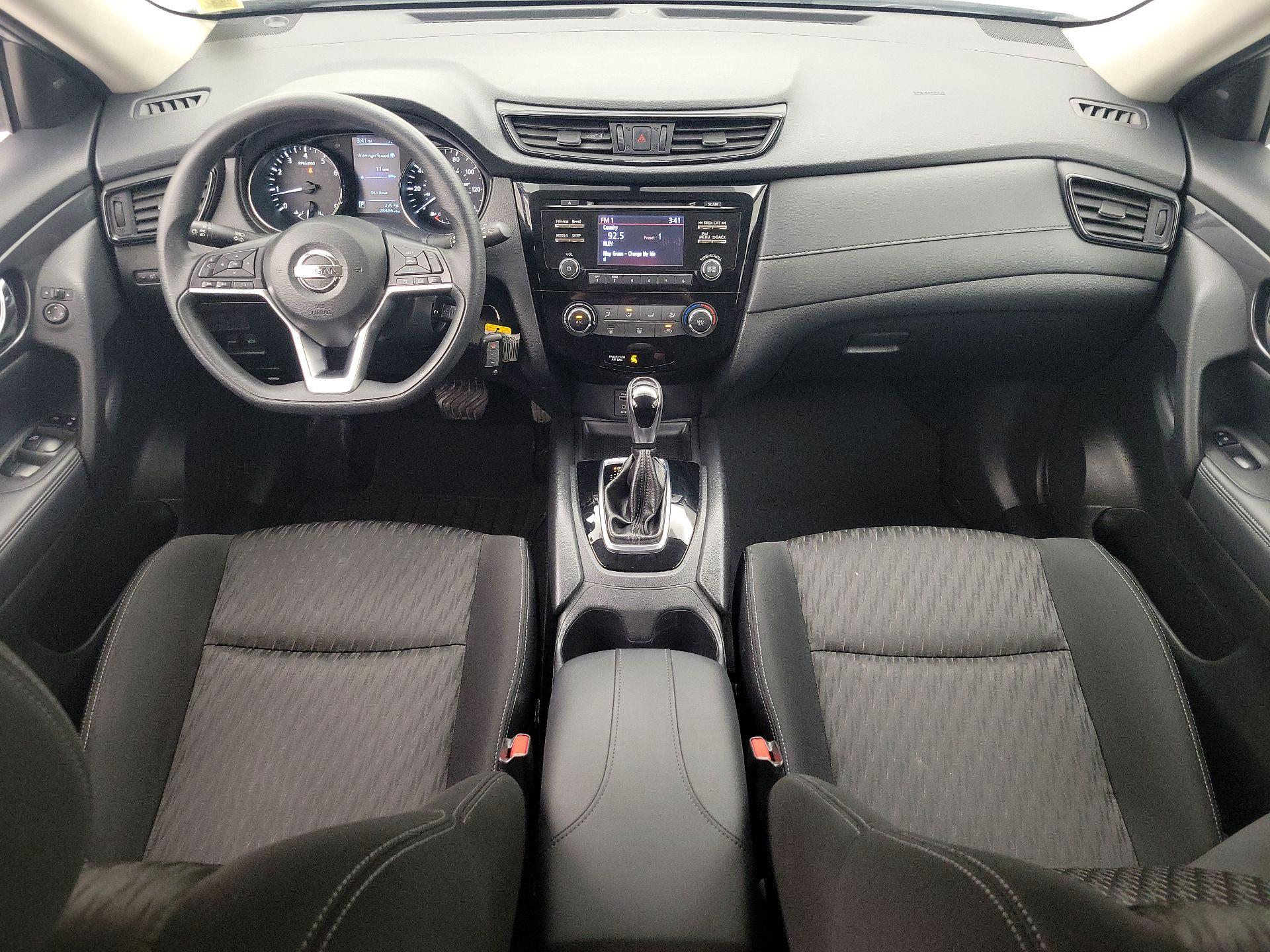 Thumbnail: 2017 Nissan Rogue - 9
