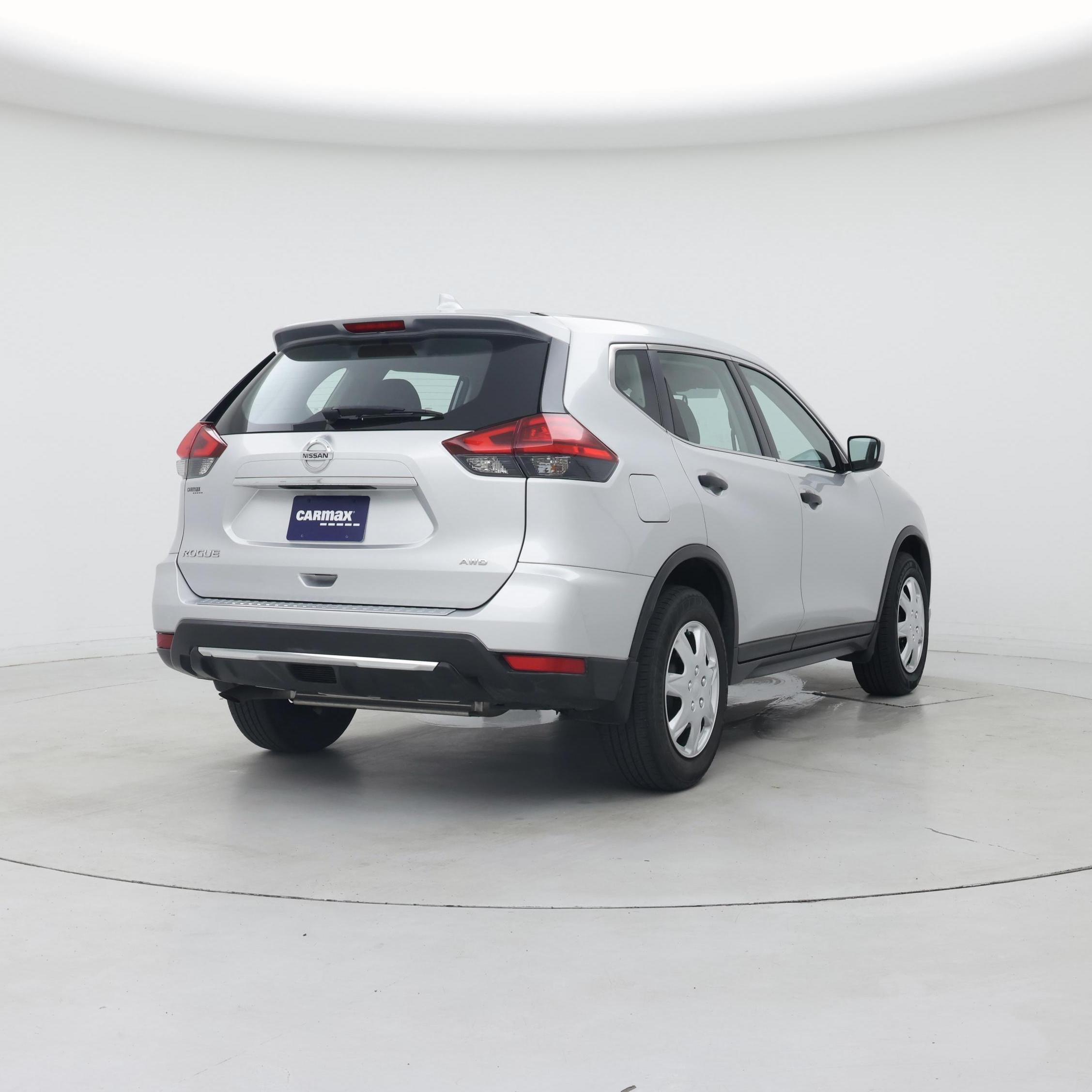 Thumbnail: 2017 Nissan Rogue - 8