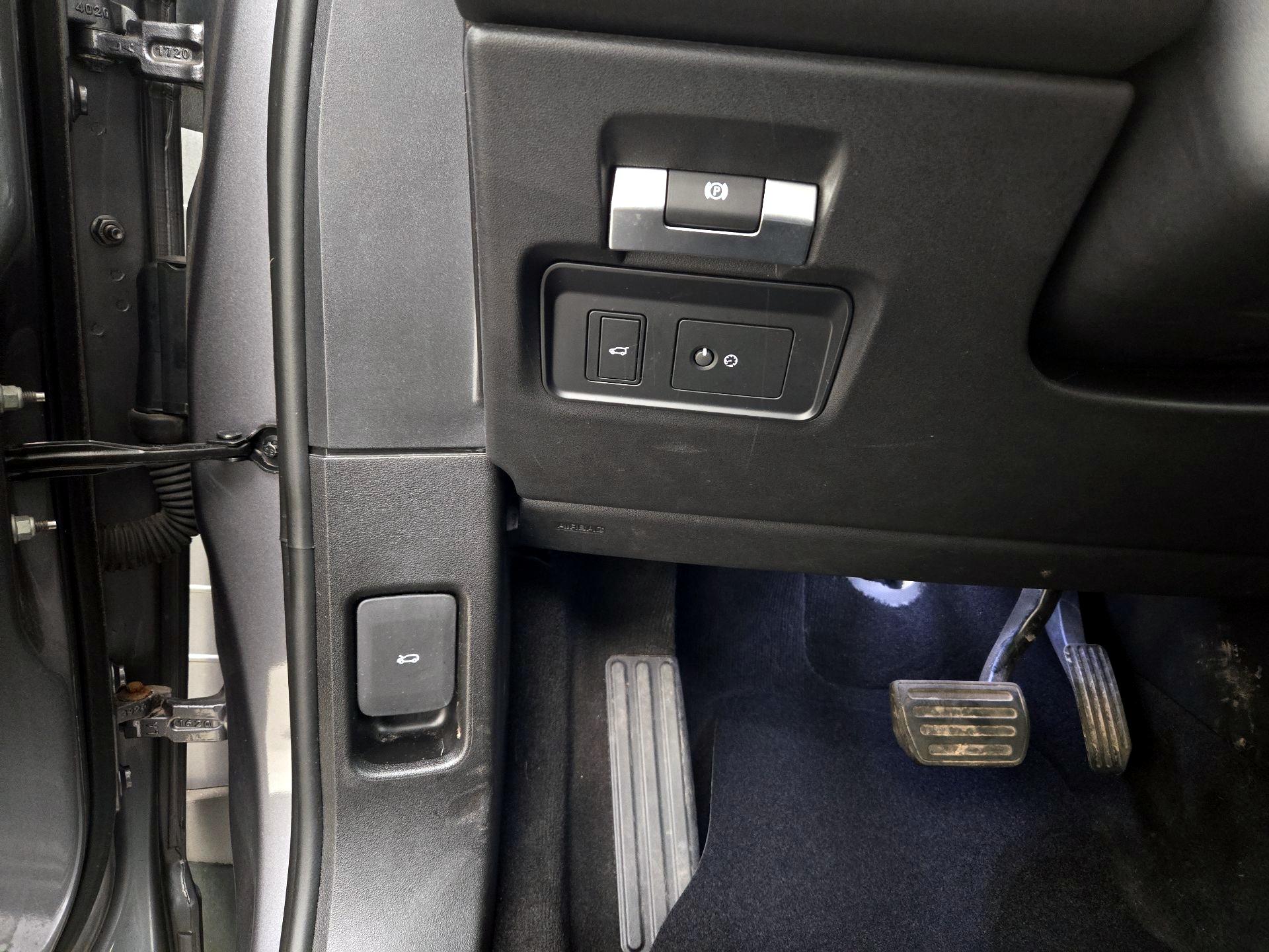Thumbnail: 2021 Land Rover Range Rover Evoque - 13