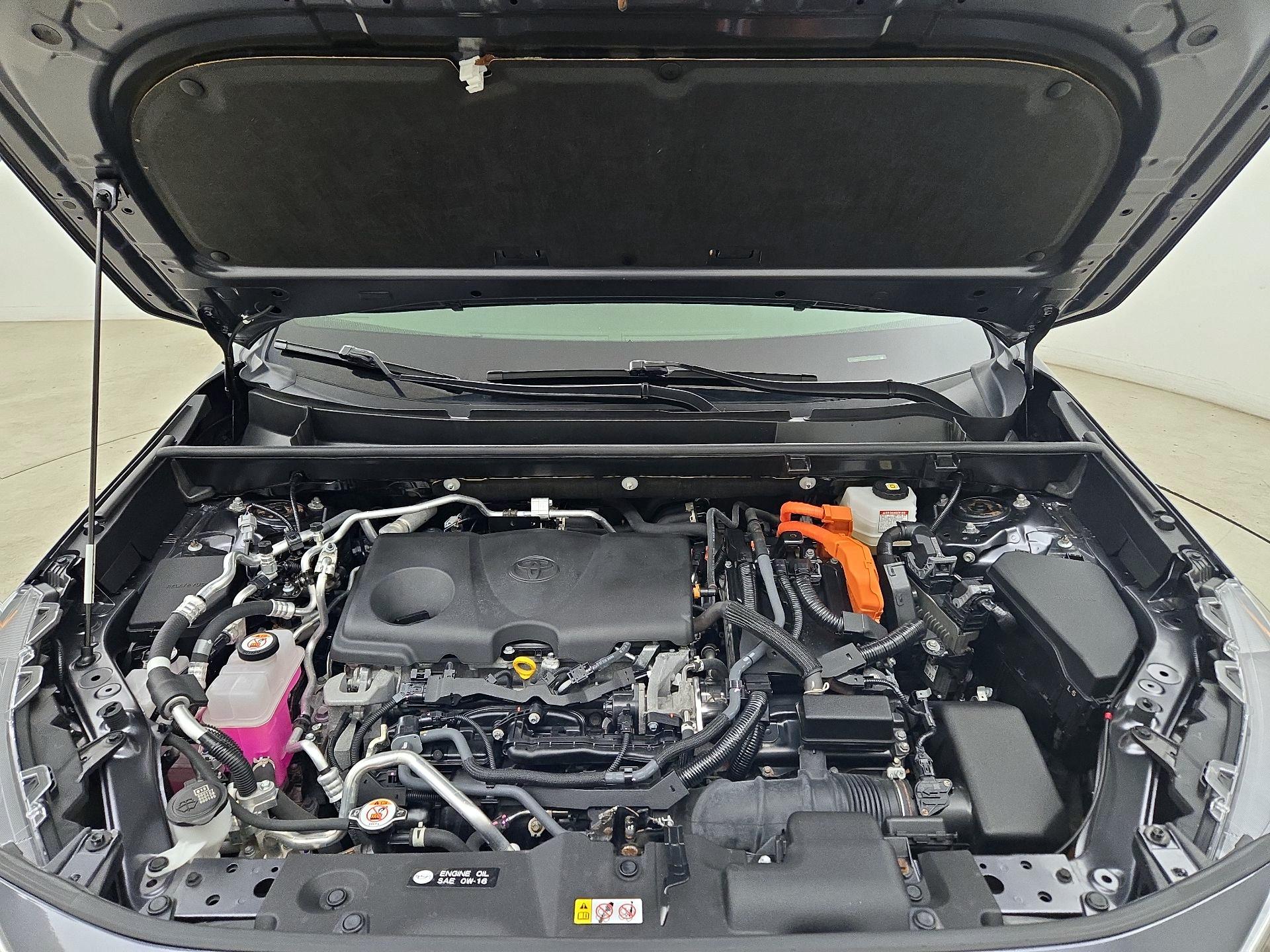 Thumbnail: 2021 Toyota RAV4 - 18