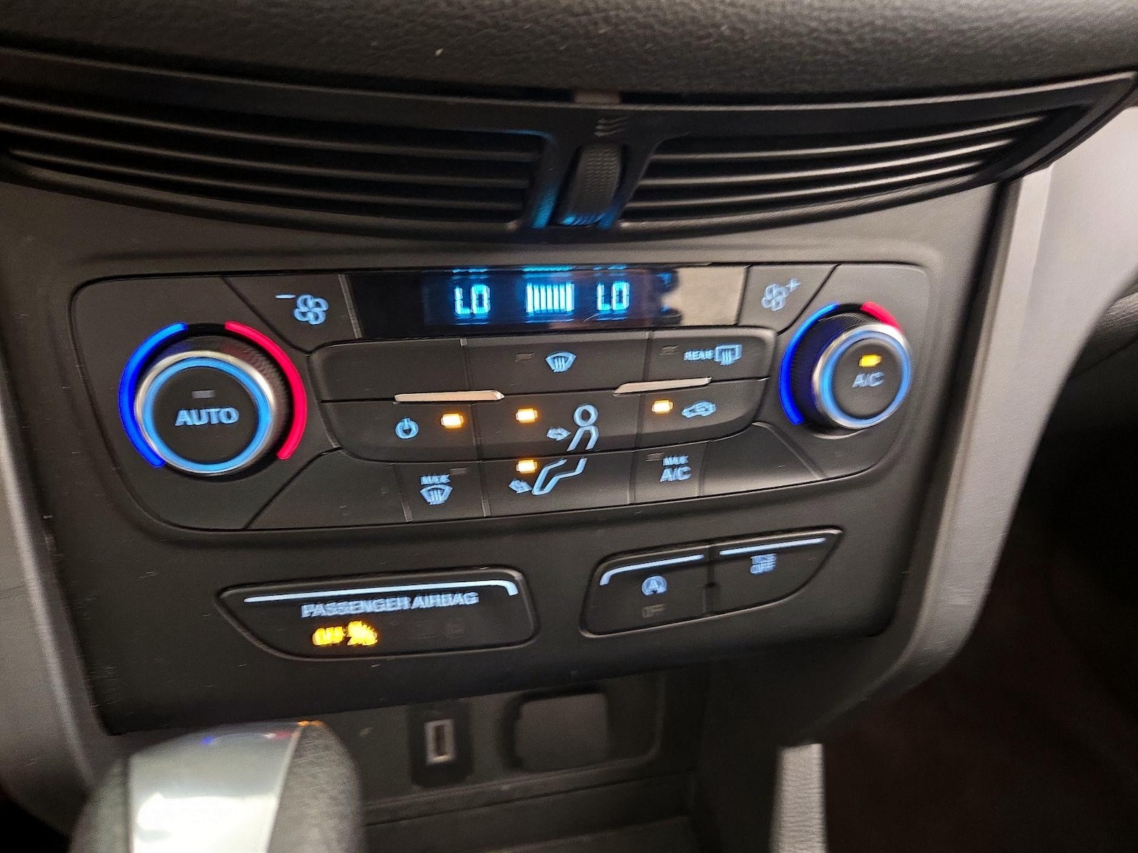 2017 Ford Escape SE - Photo 17