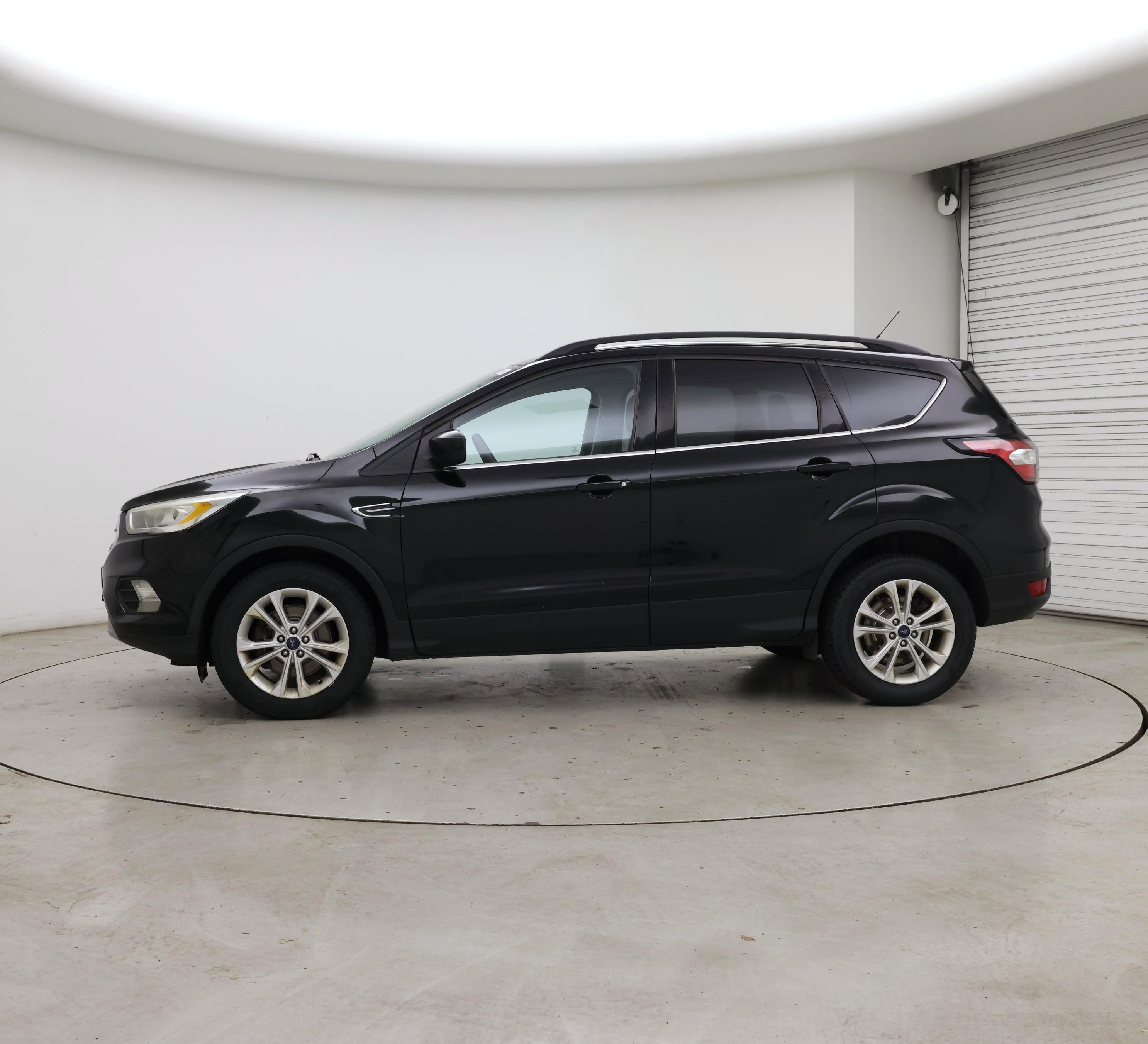Thumbnail: 2017 Ford Escape - 3