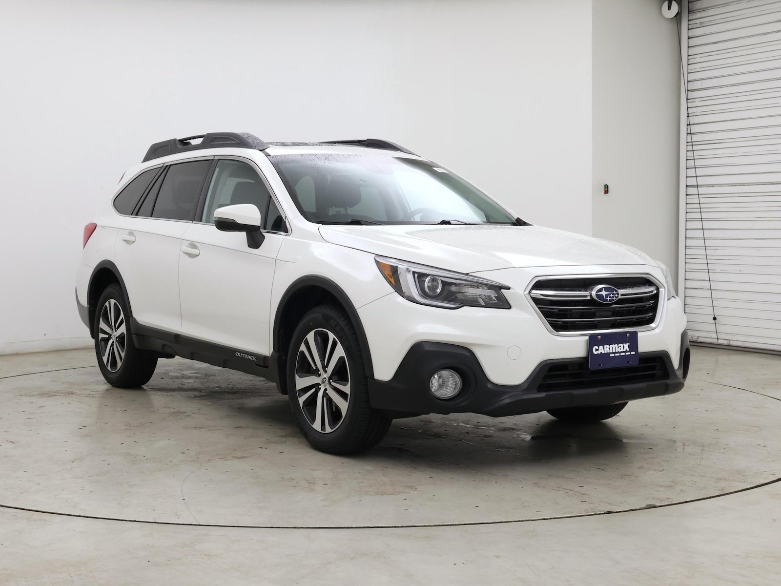 2018 Subaru Outback Limited - Photo 2