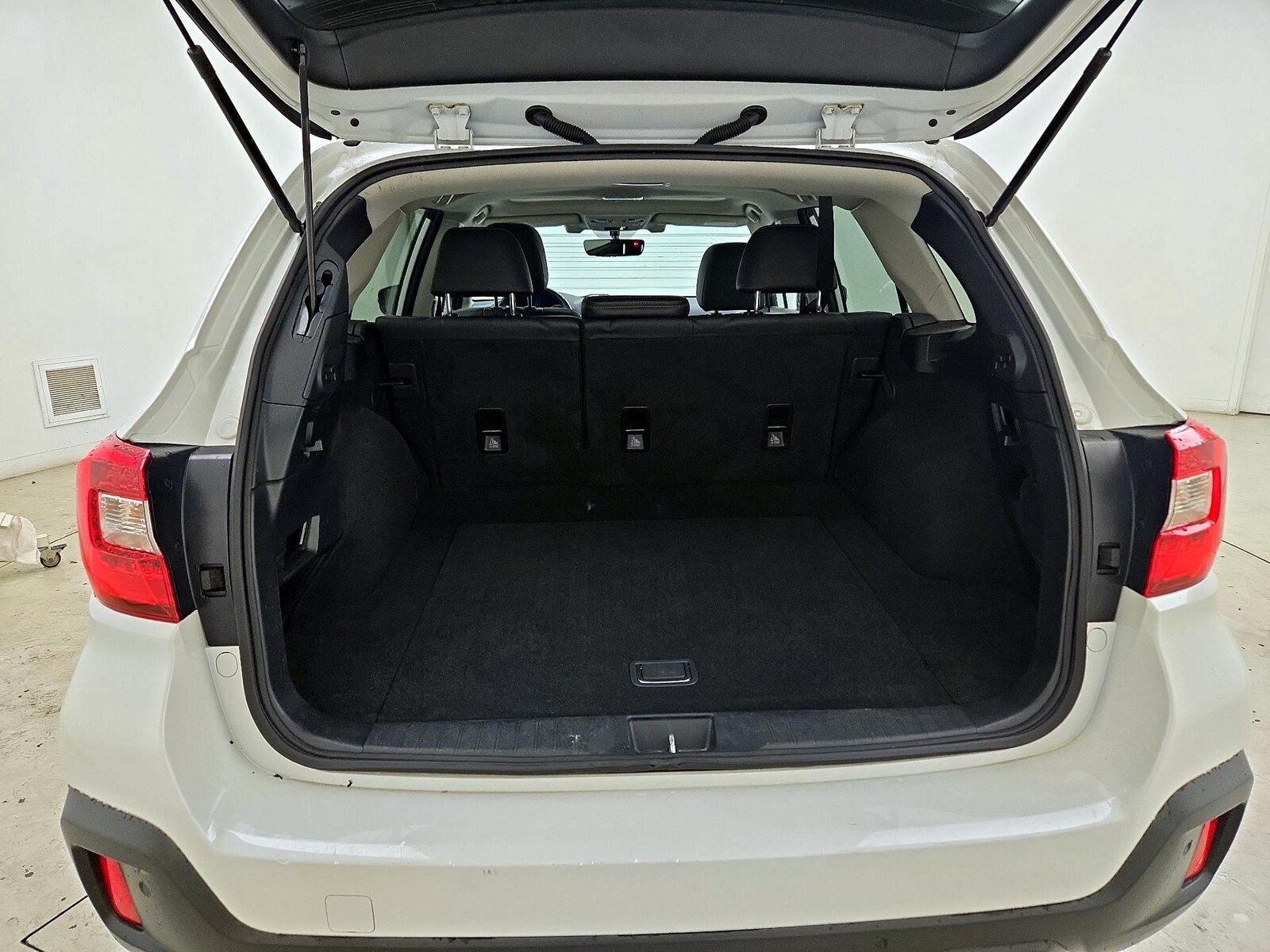 2018 Subaru Outback Limited - Photo 23