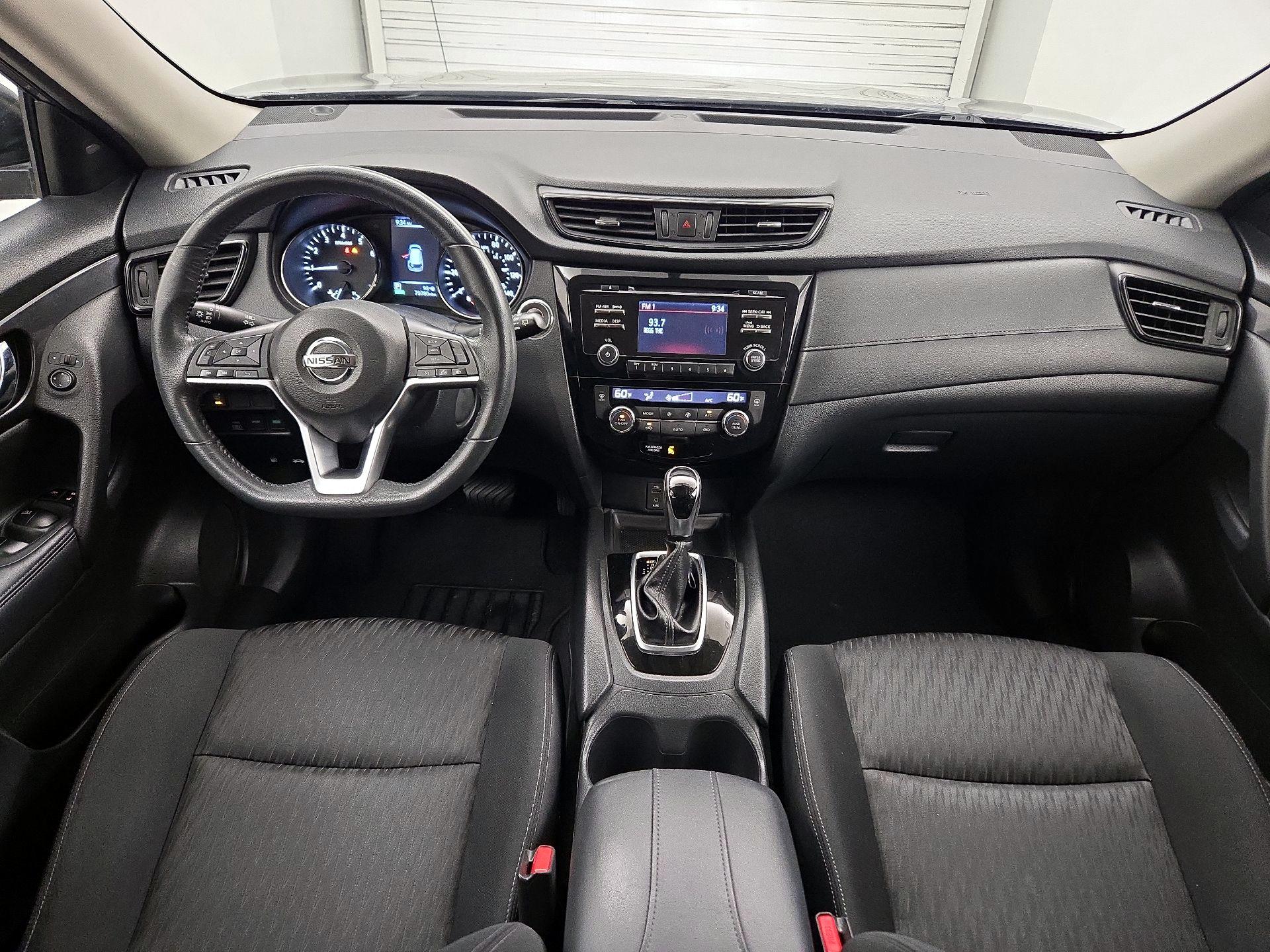 Thumbnail: 2017 Nissan Rogue - 9