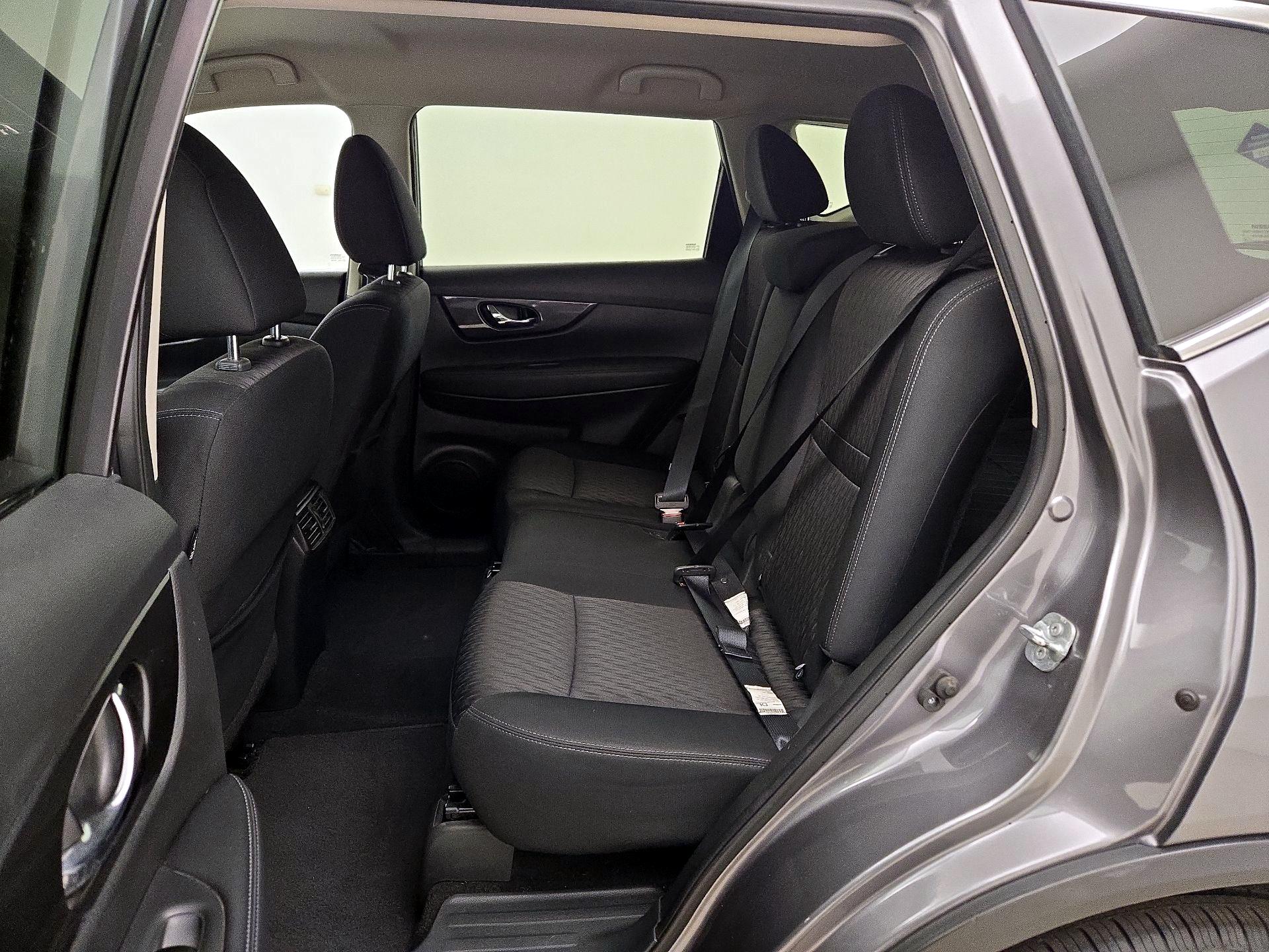 Thumbnail: 2017 Nissan Rogue - 19